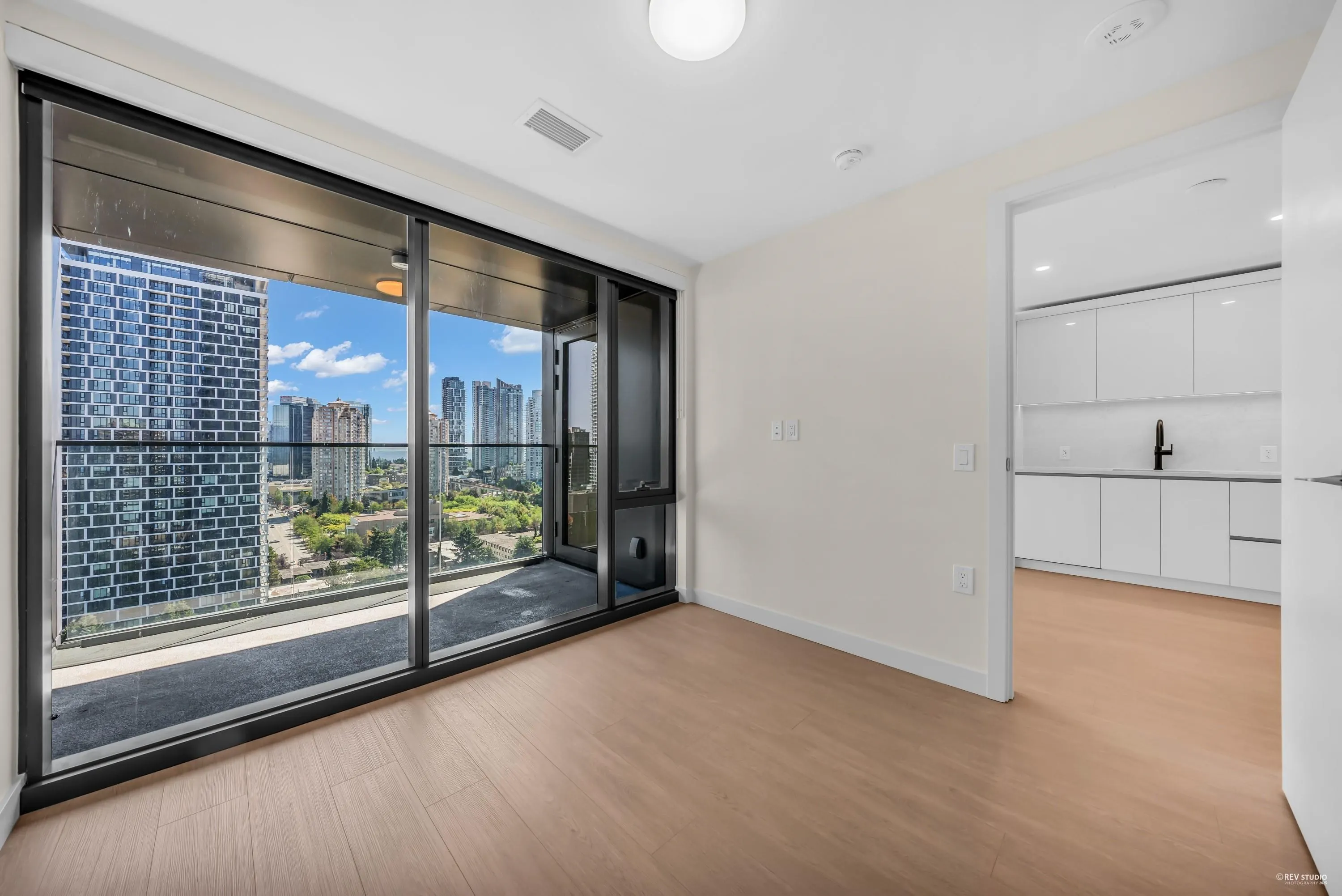 1607 5987 Wilson Avenue