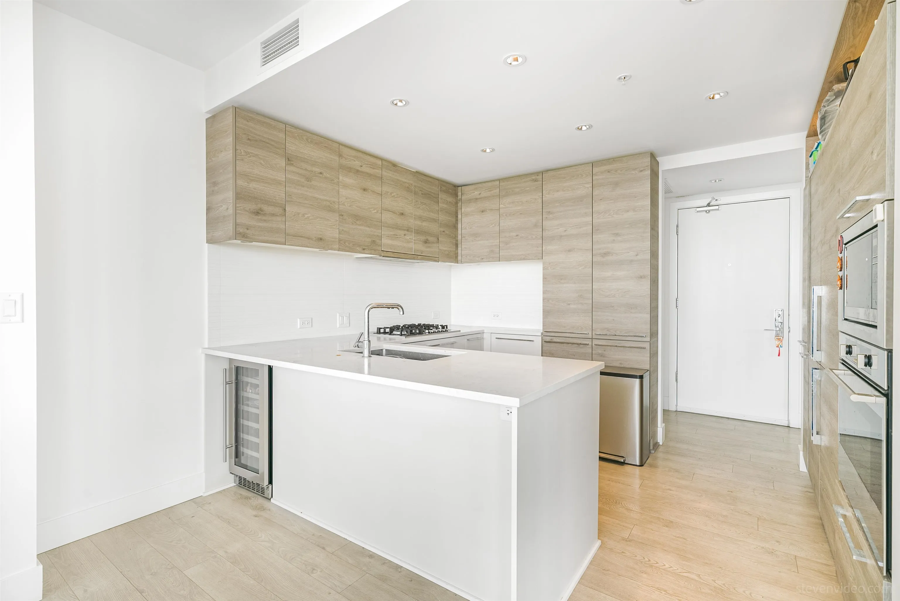 2807 7358 Edmonds Street