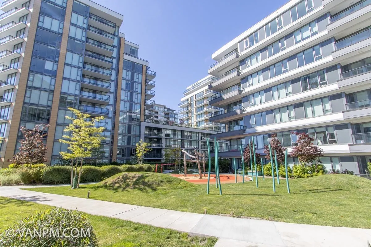 1600 8199 Capstan Way