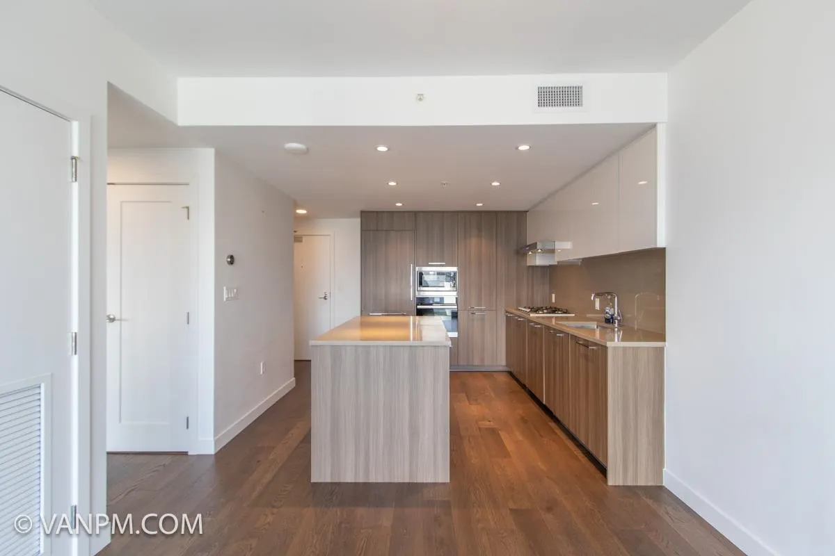 1600 8199 Capstan Way