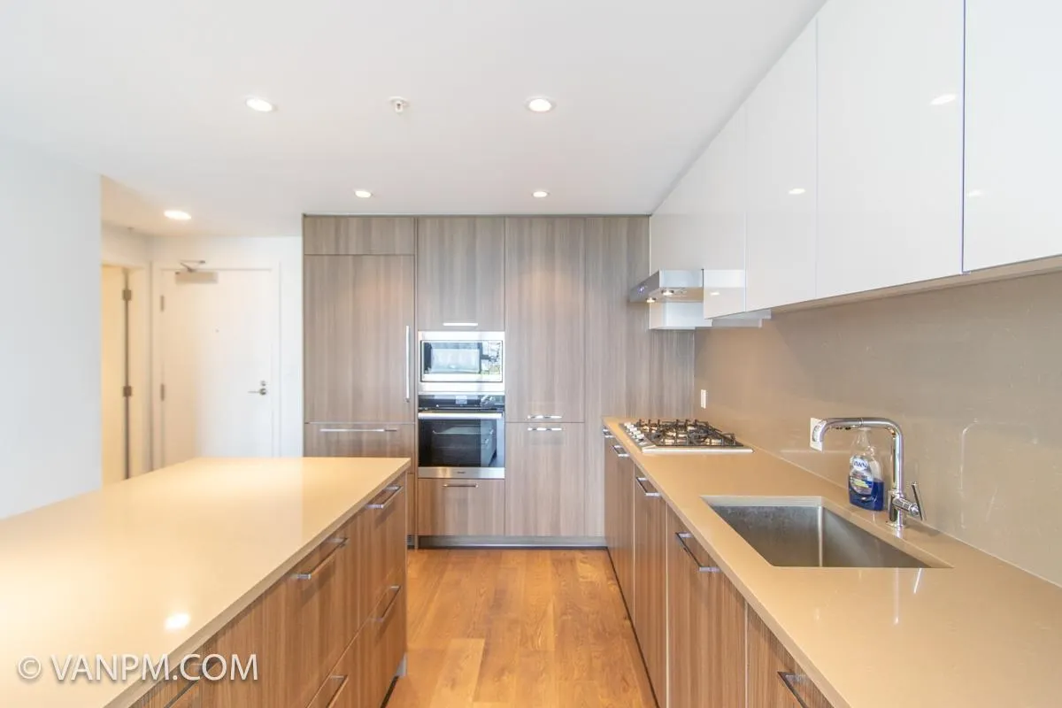 1600 8199 Capstan Way