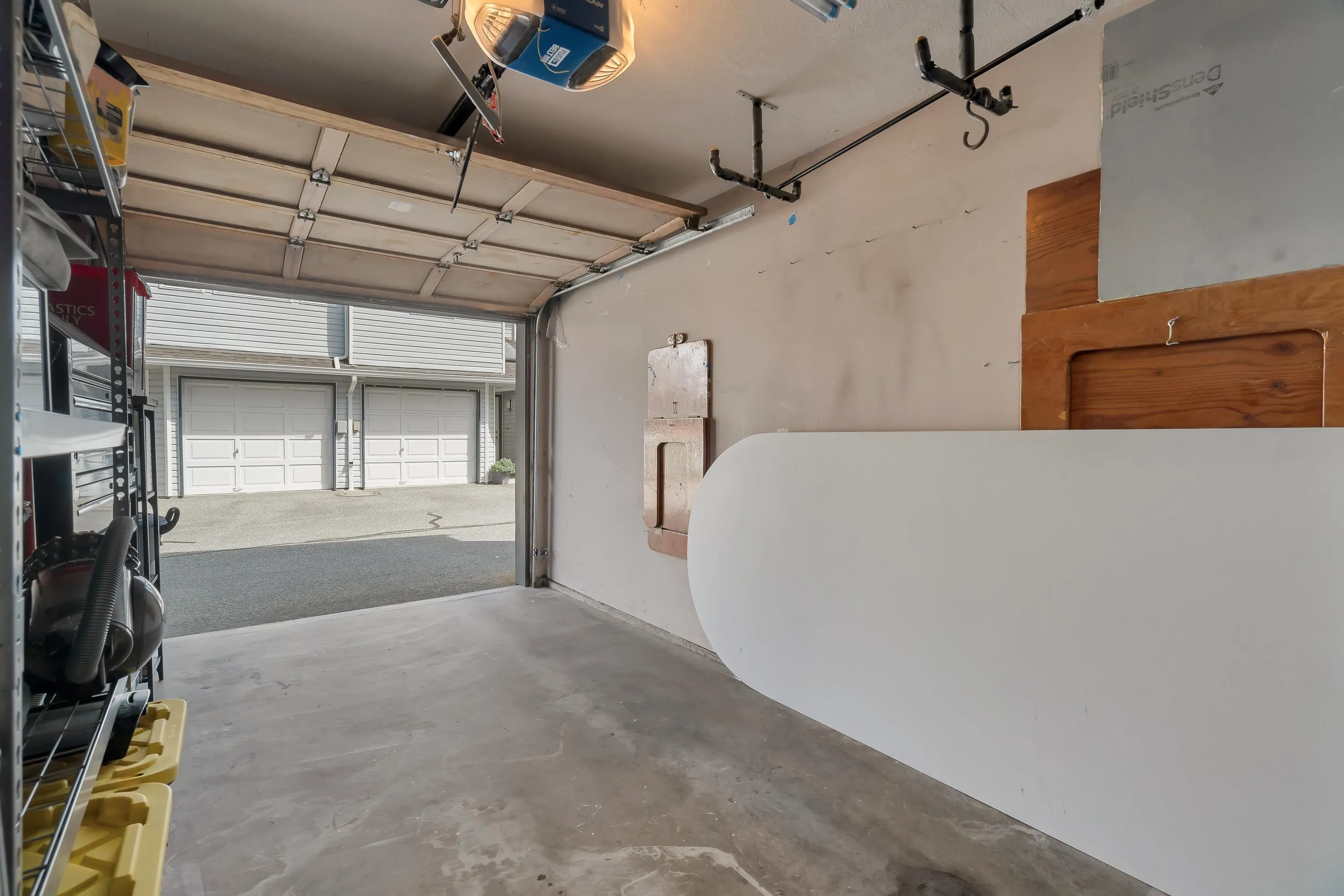 16 20630 118 Avenue