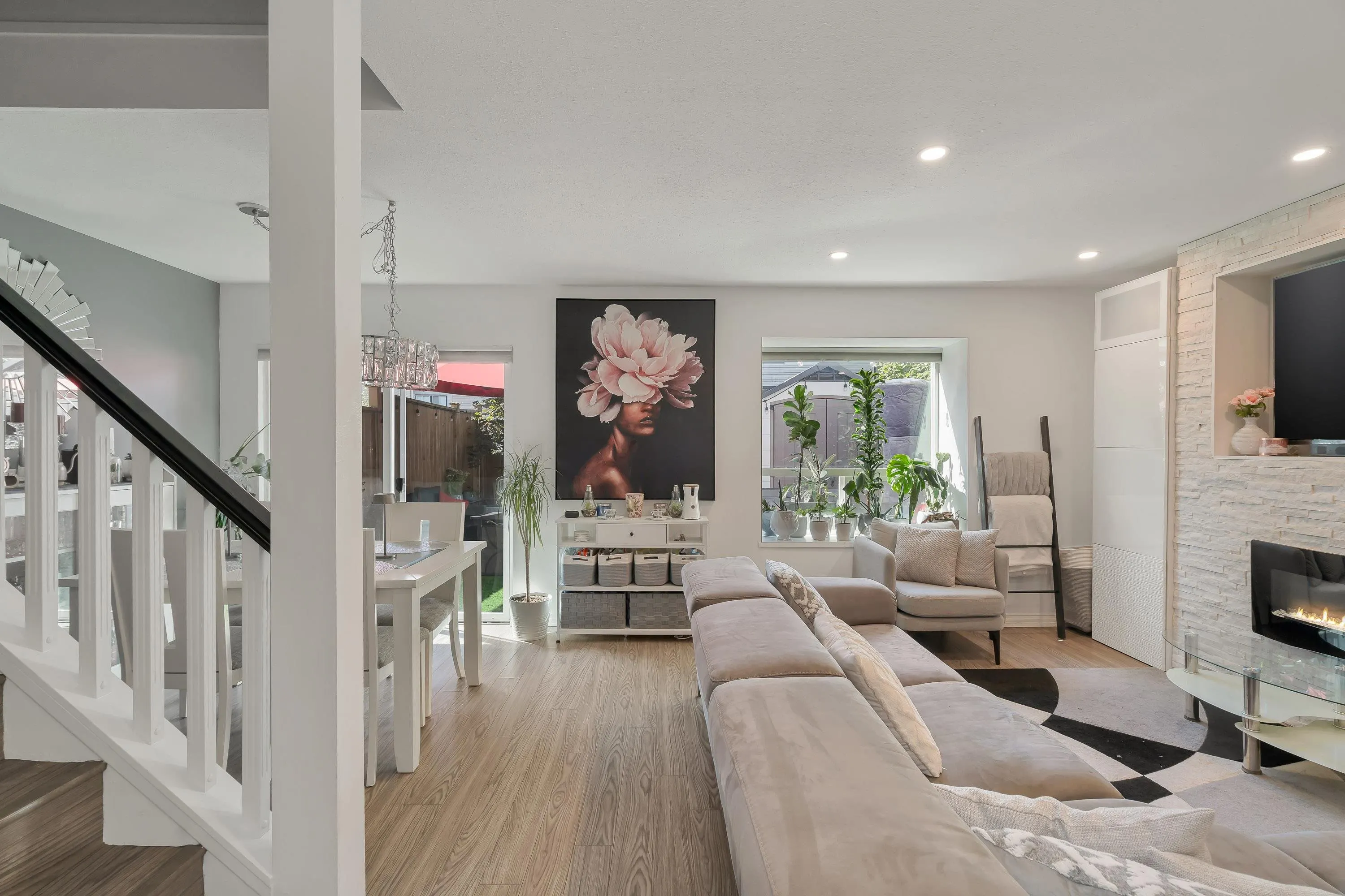 16 20630 118 Avenue