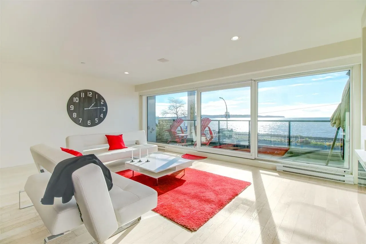 204 15581 Marine Drive