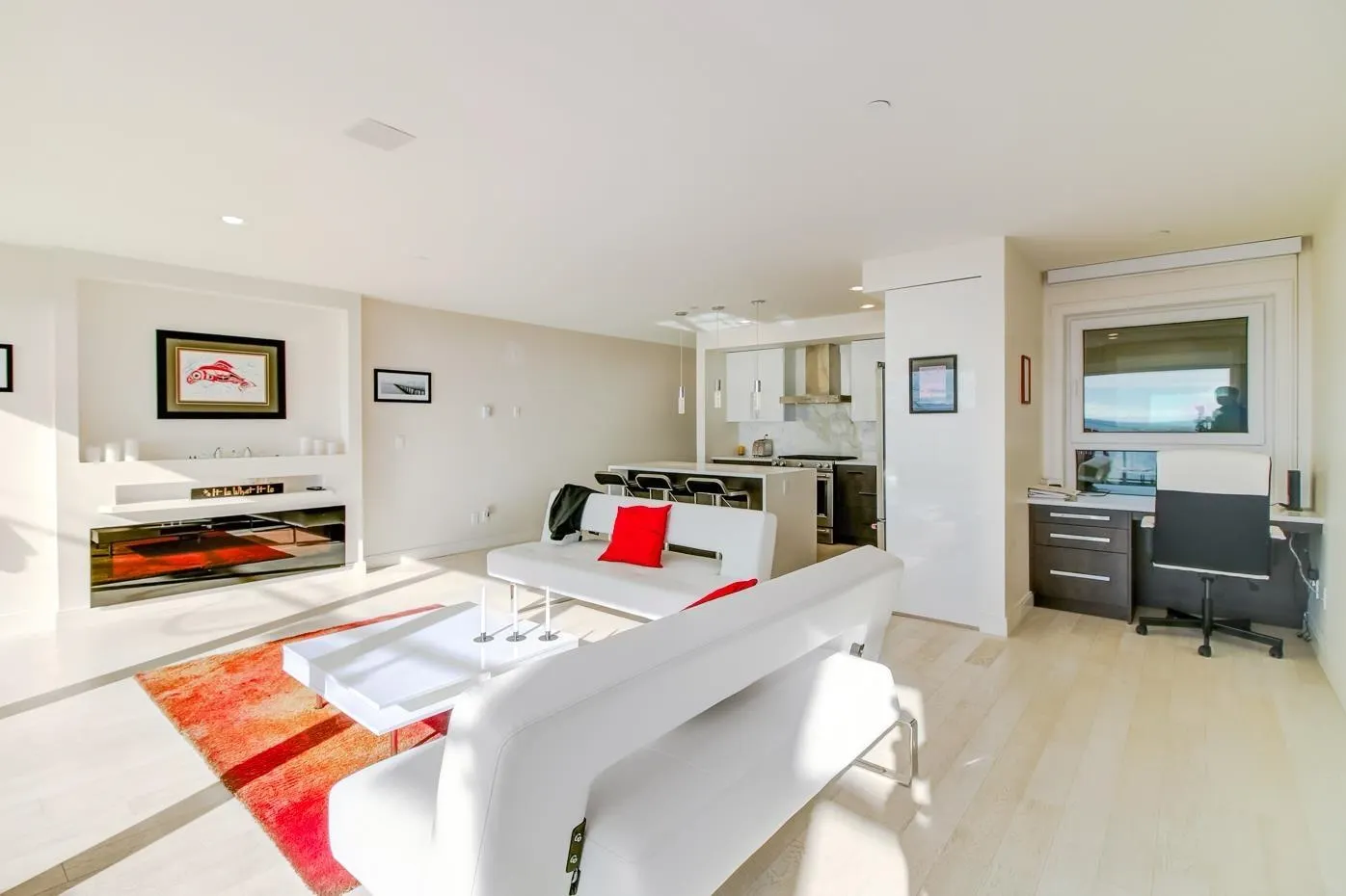 204 15581 Marine Drive