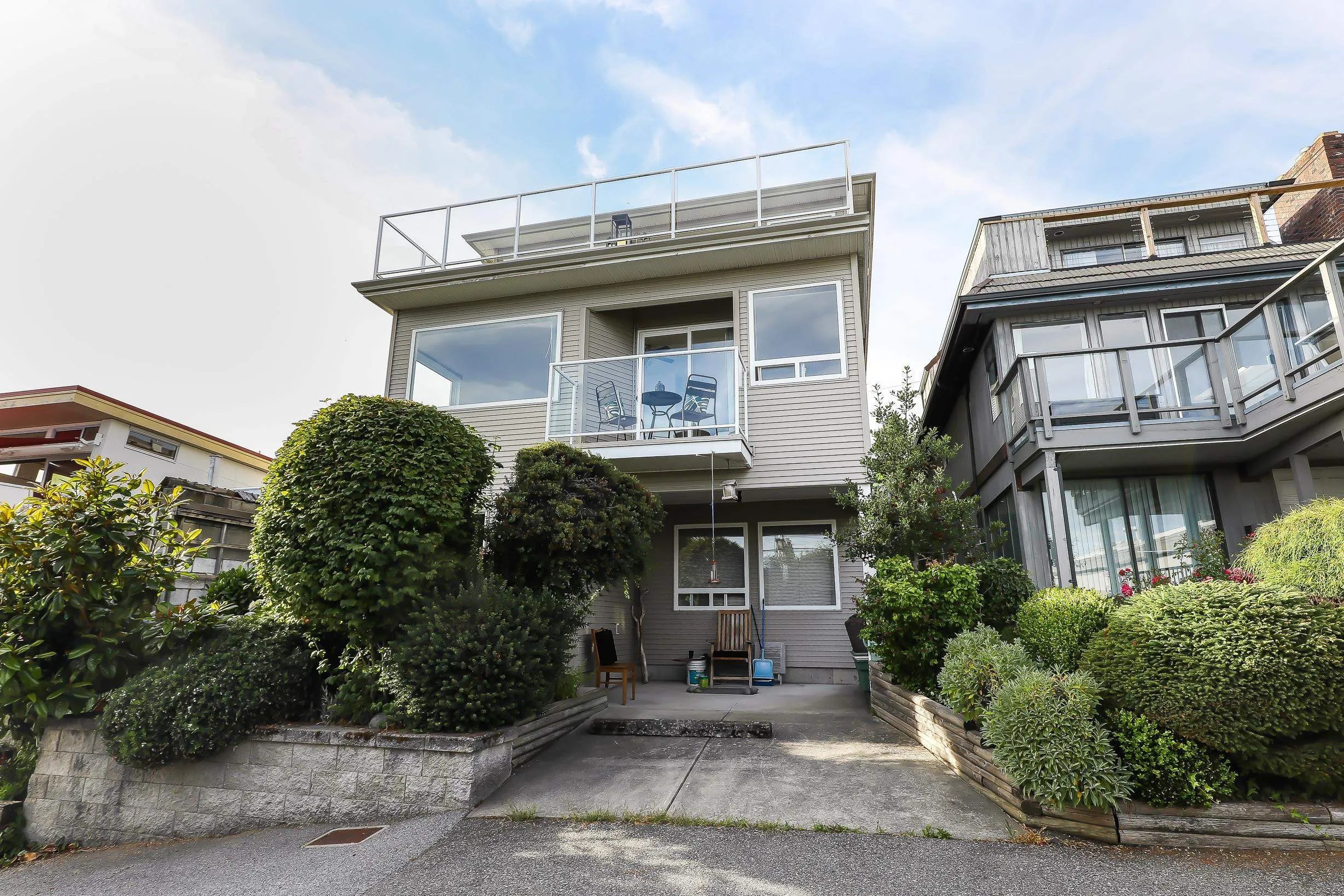 15062 Royal Avenue