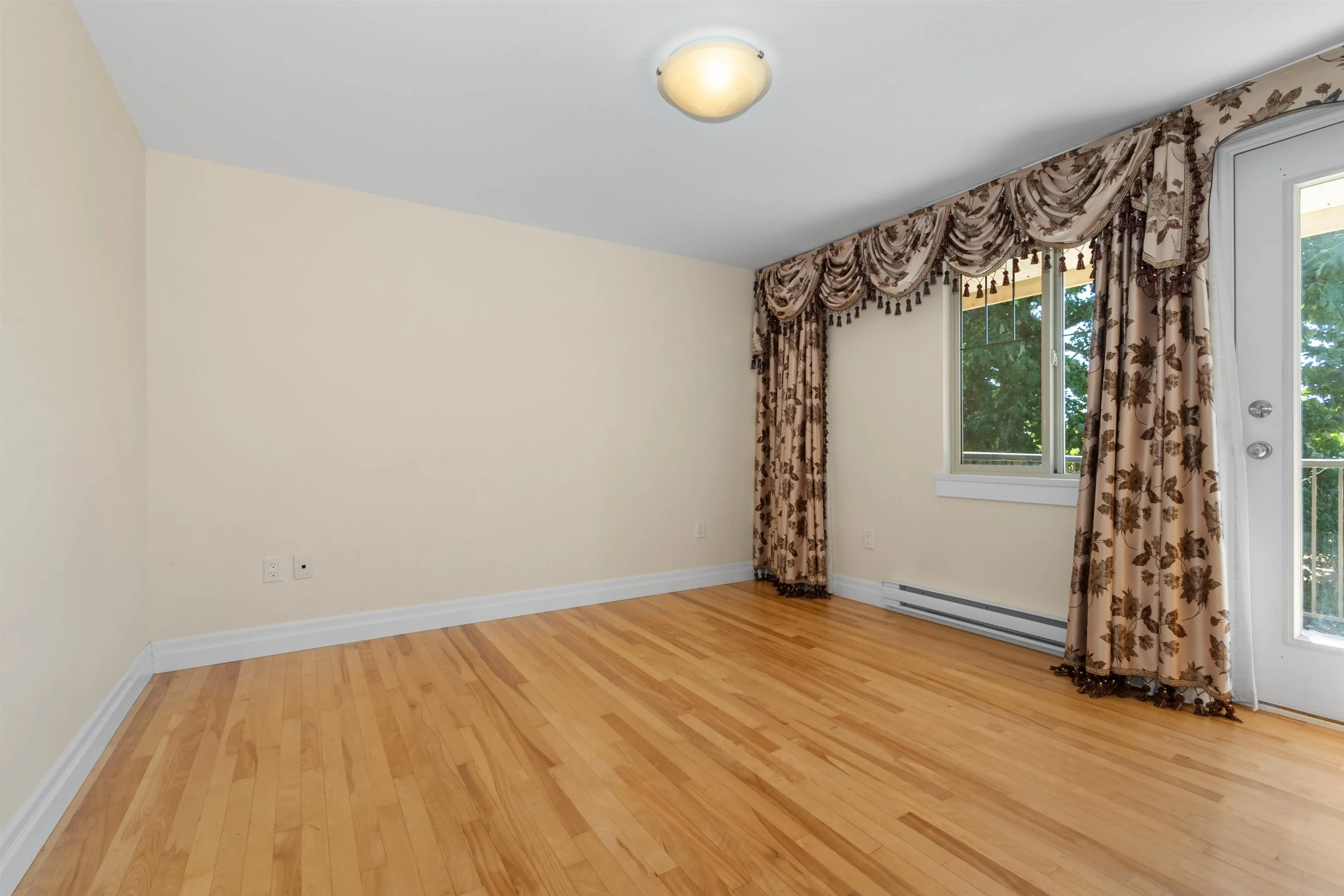 24 5960 Cowichan Street