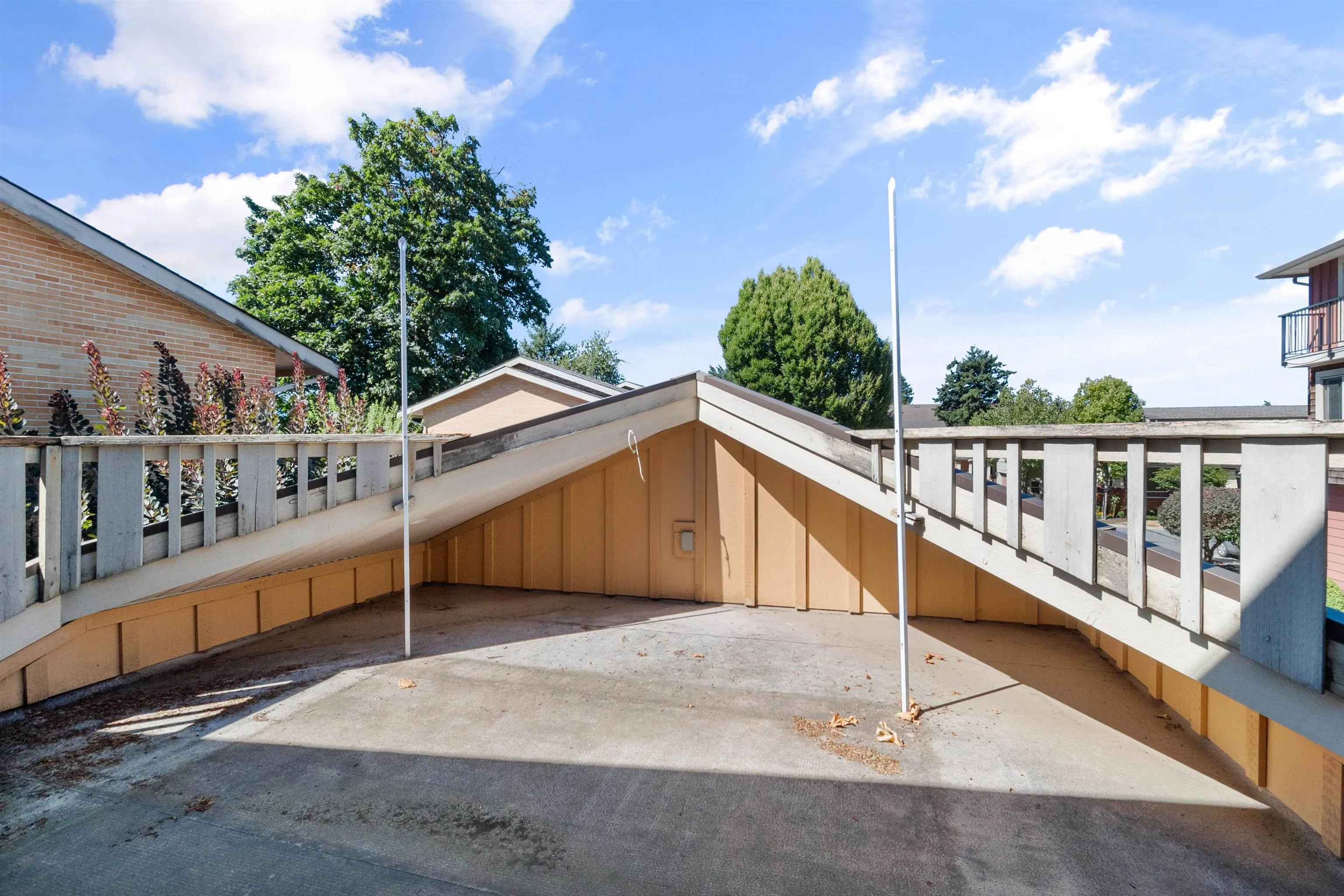 24 5960 Cowichan Street