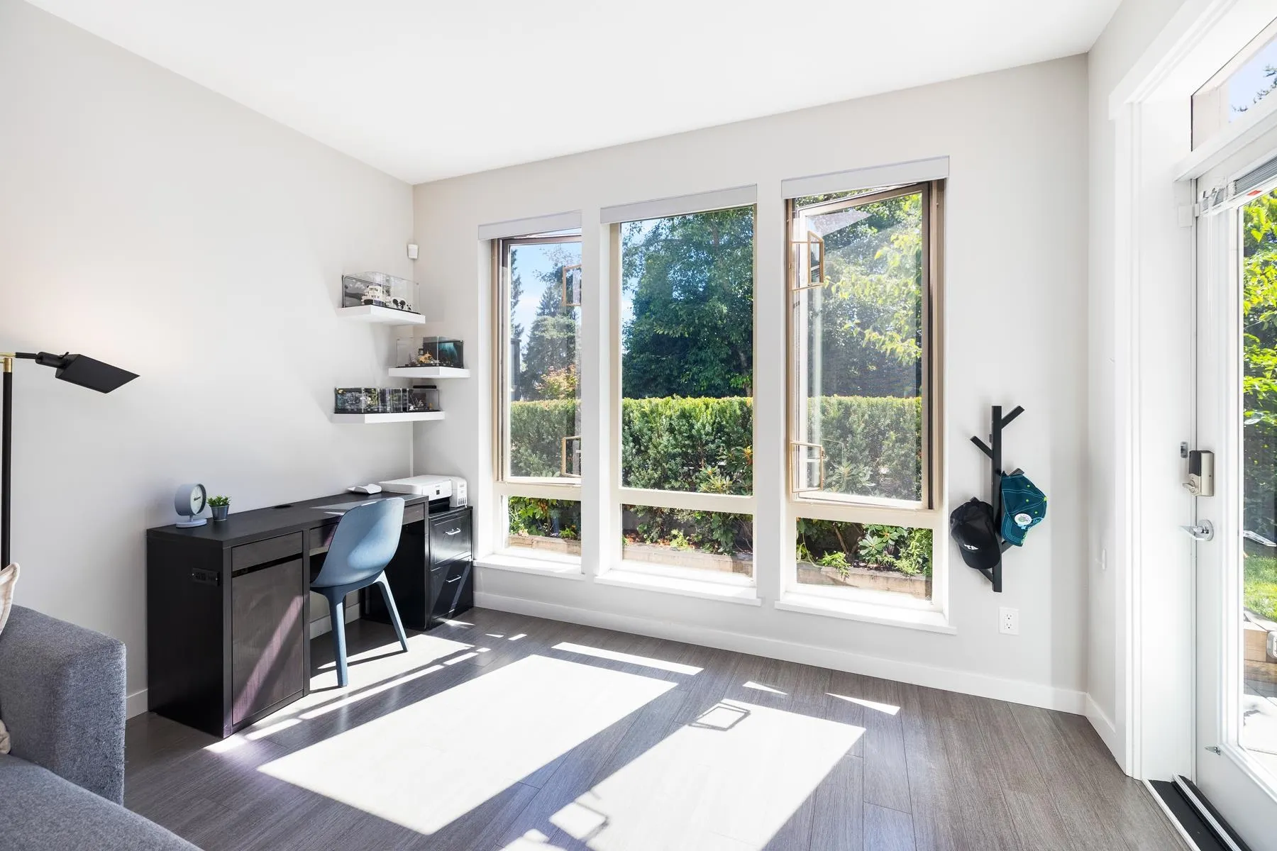 109 2632 Library Lane