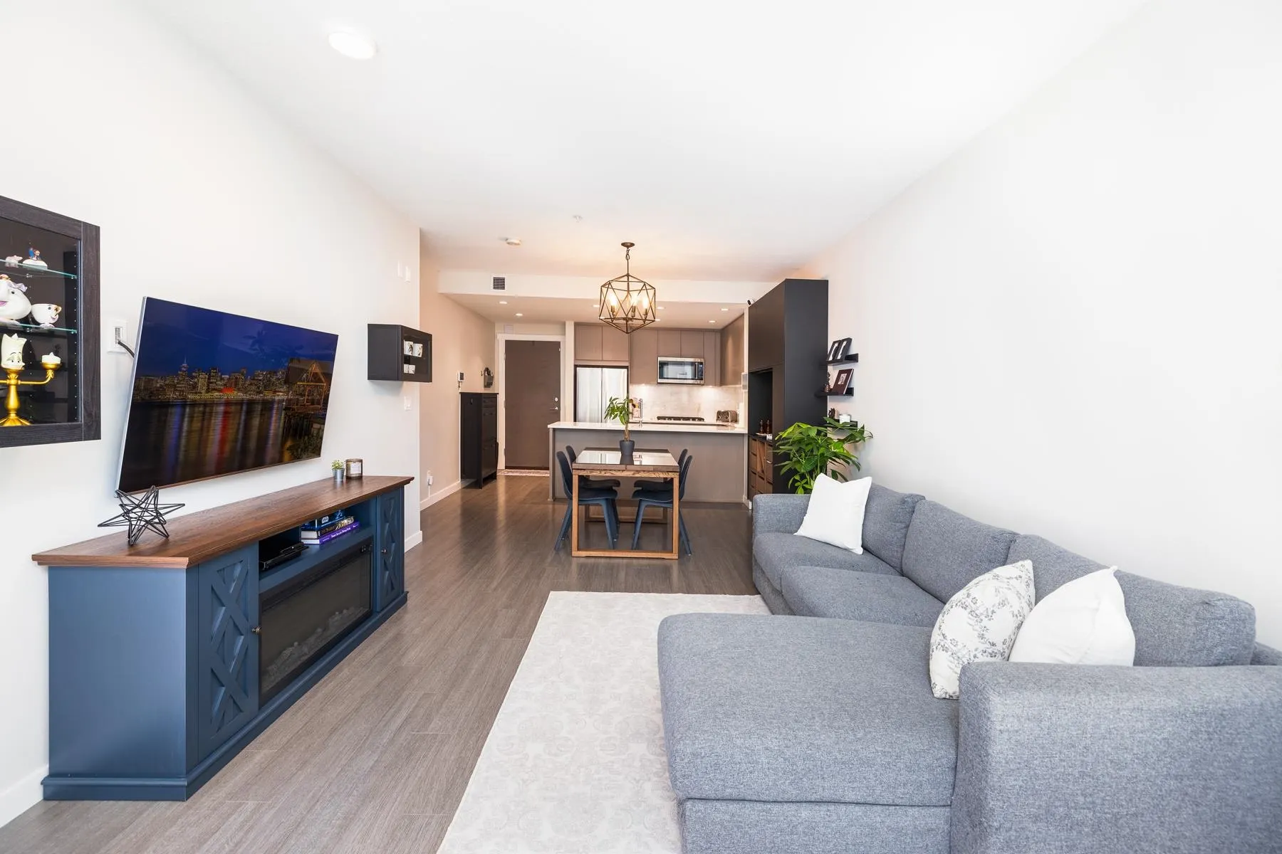 109 2632 Library Lane