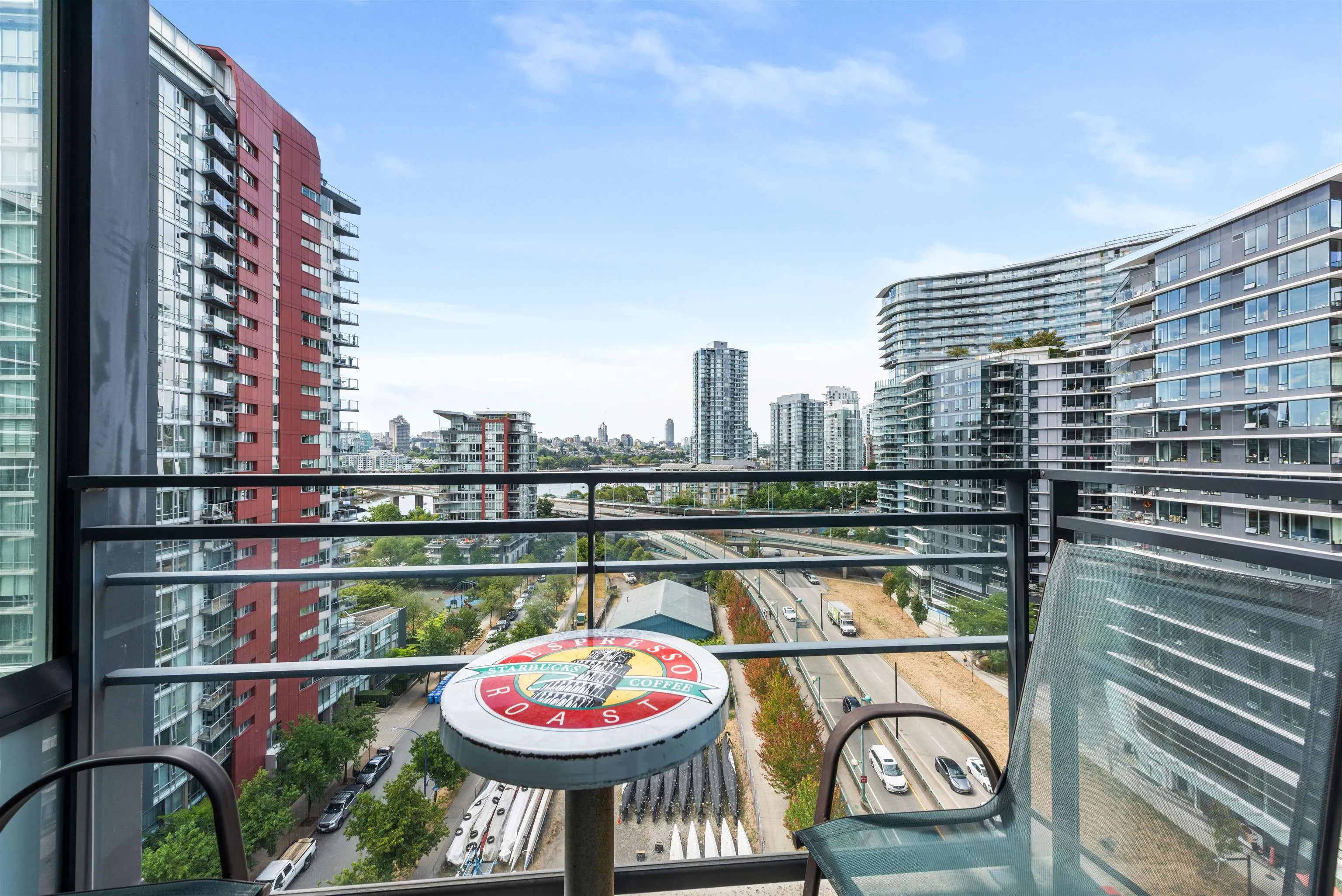 1606 33 Smithe Street