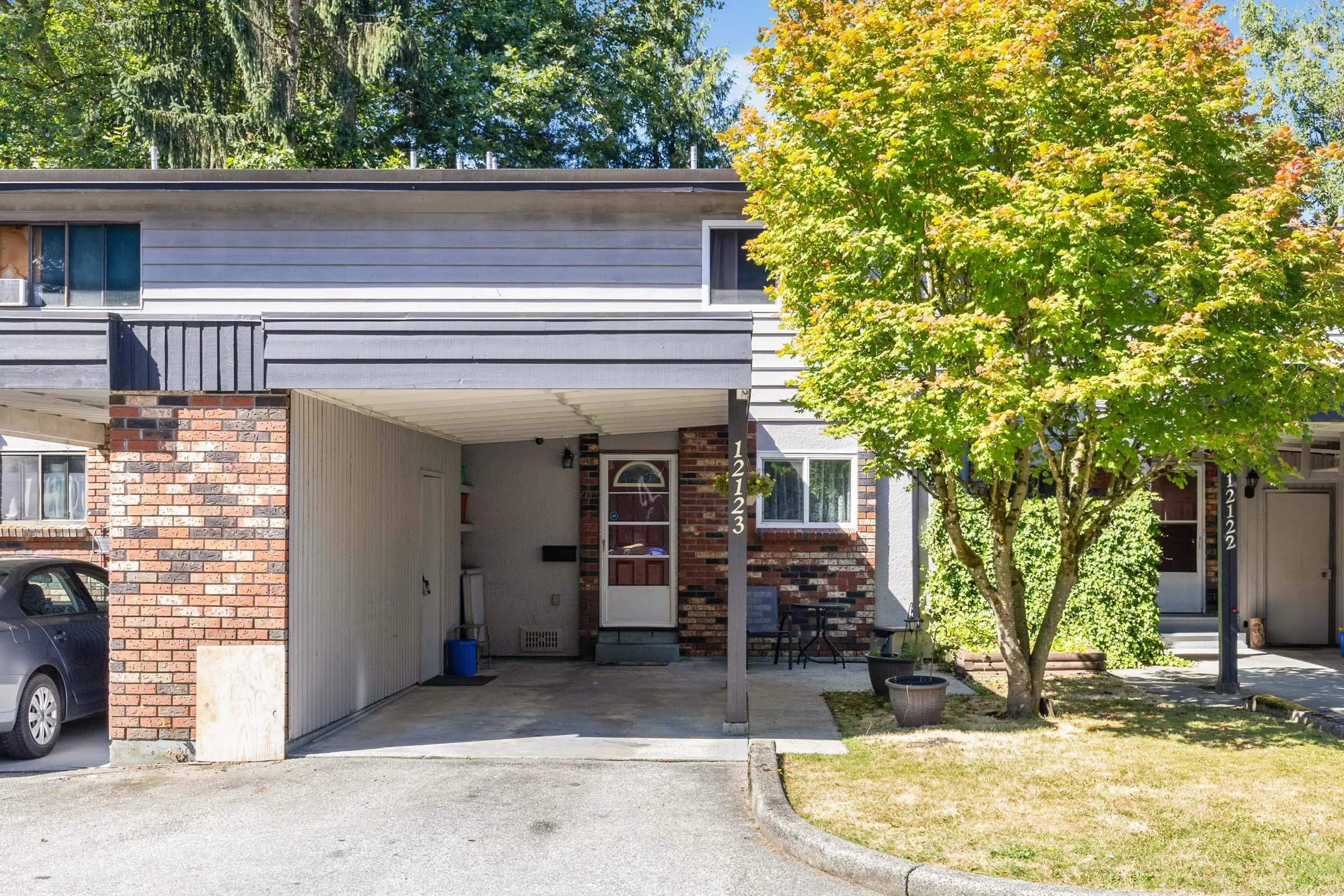 12123 Schmidt Crescent