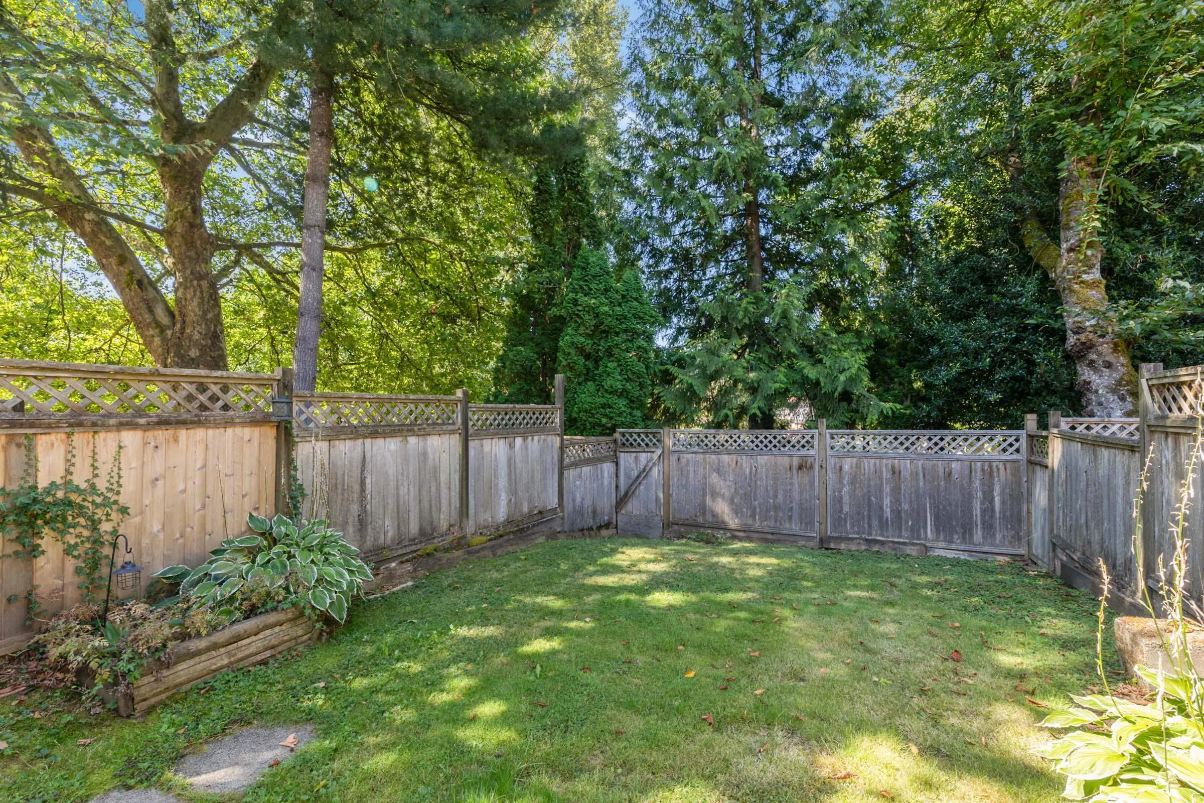 12123 Schmidt Crescent