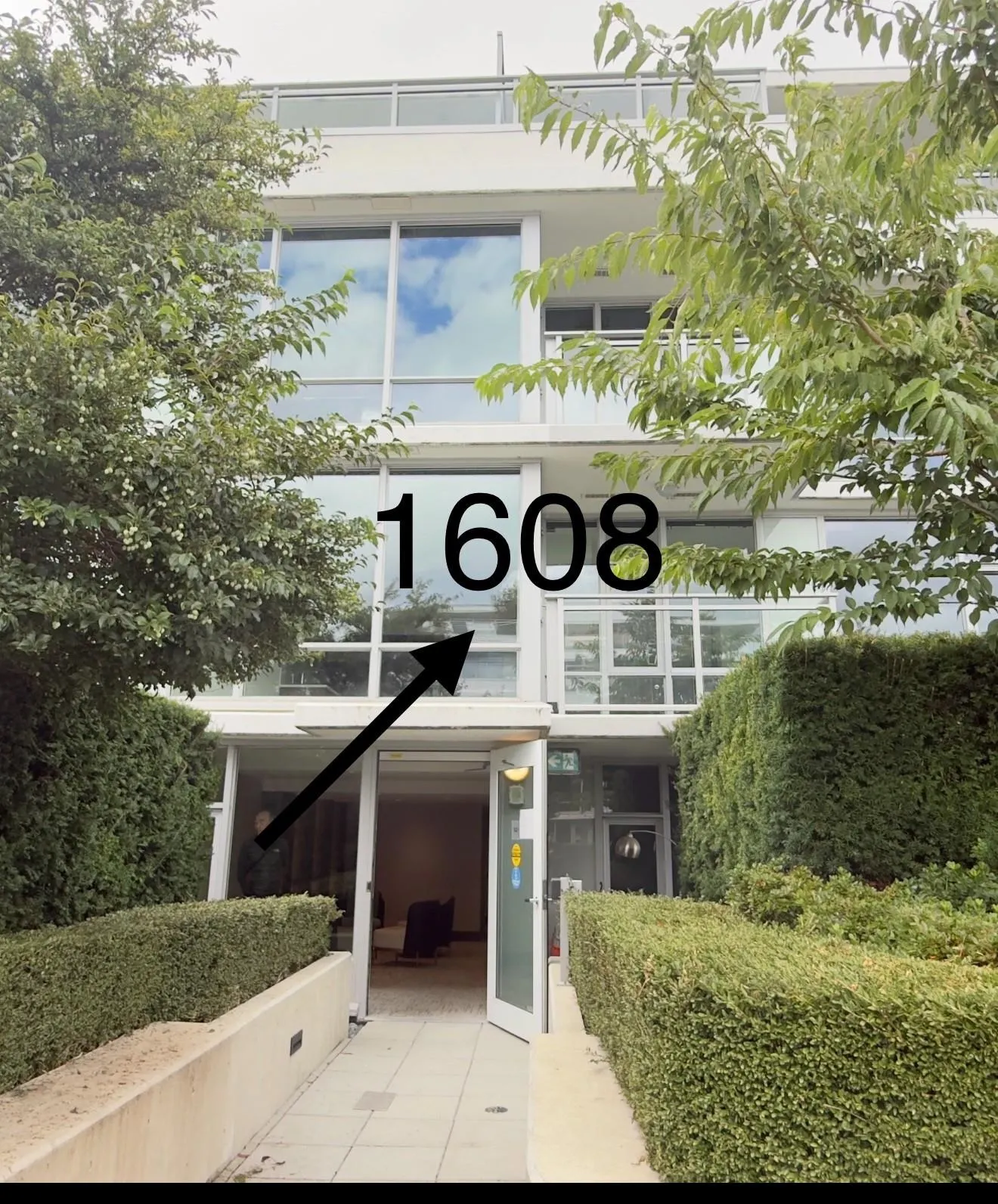 1608 8800 Hazelbridge Way