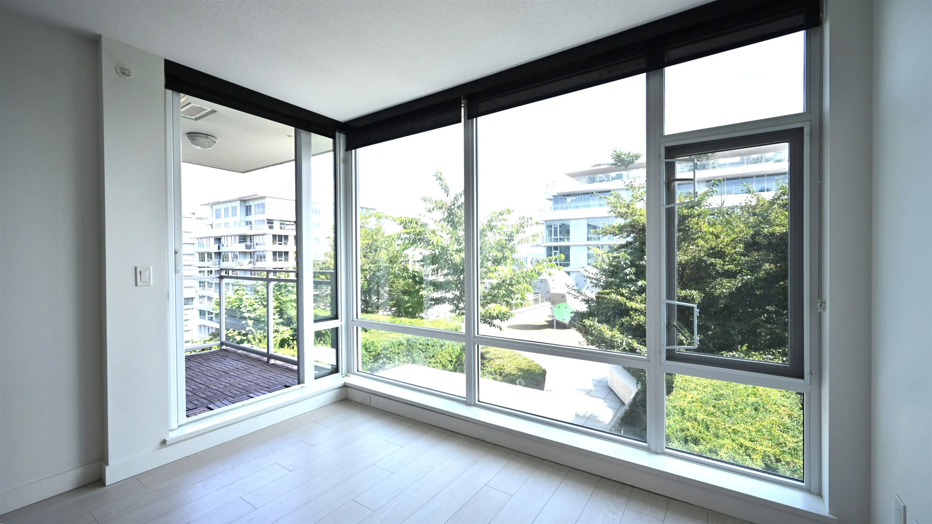 1608 8800 Hazelbridge Way