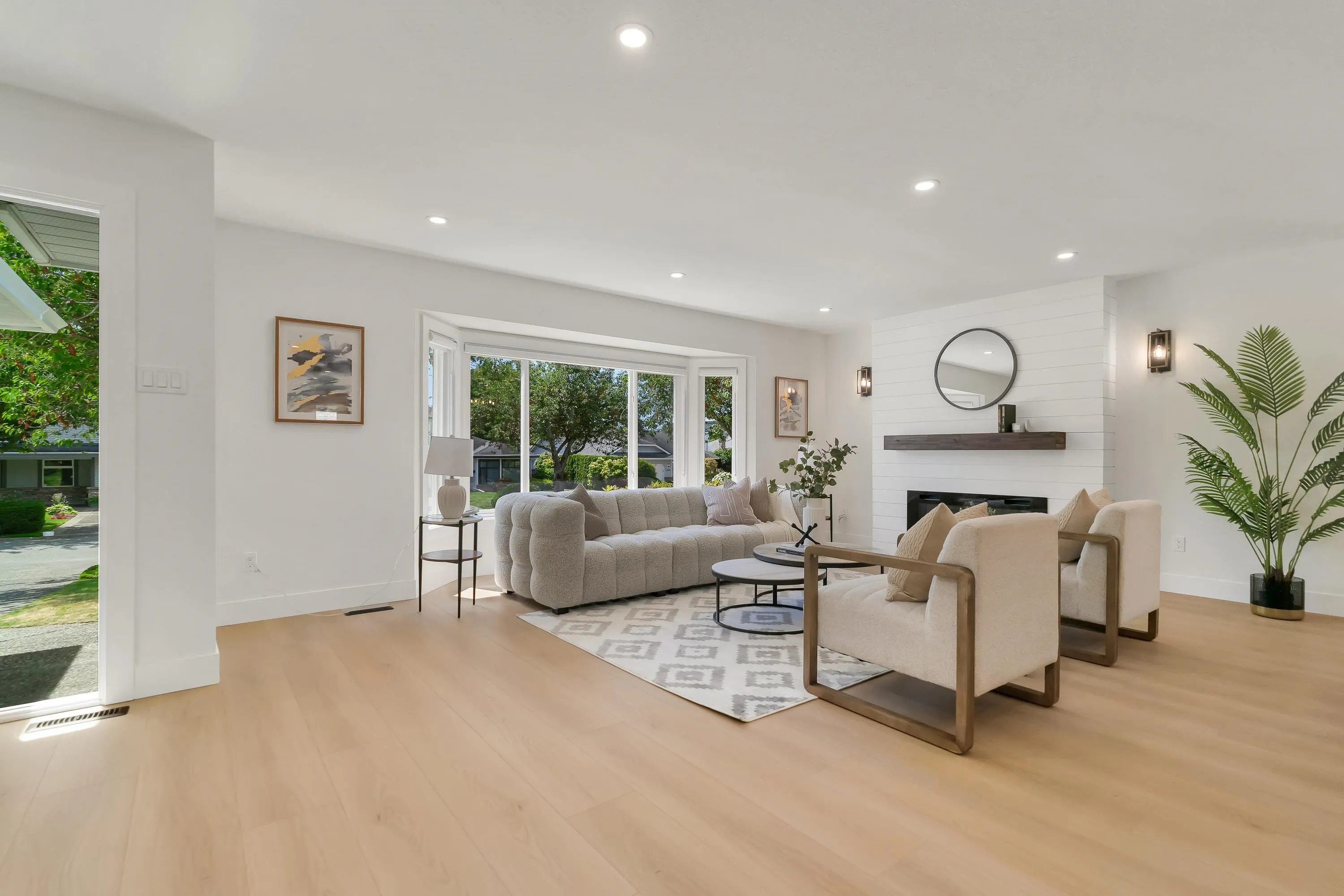 14097 16a Avenue