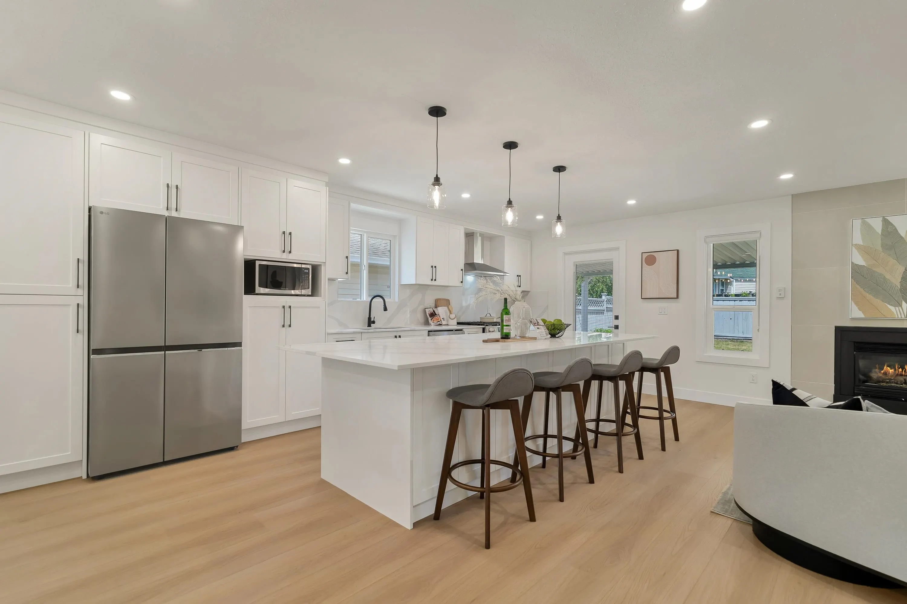 14097 16a Avenue