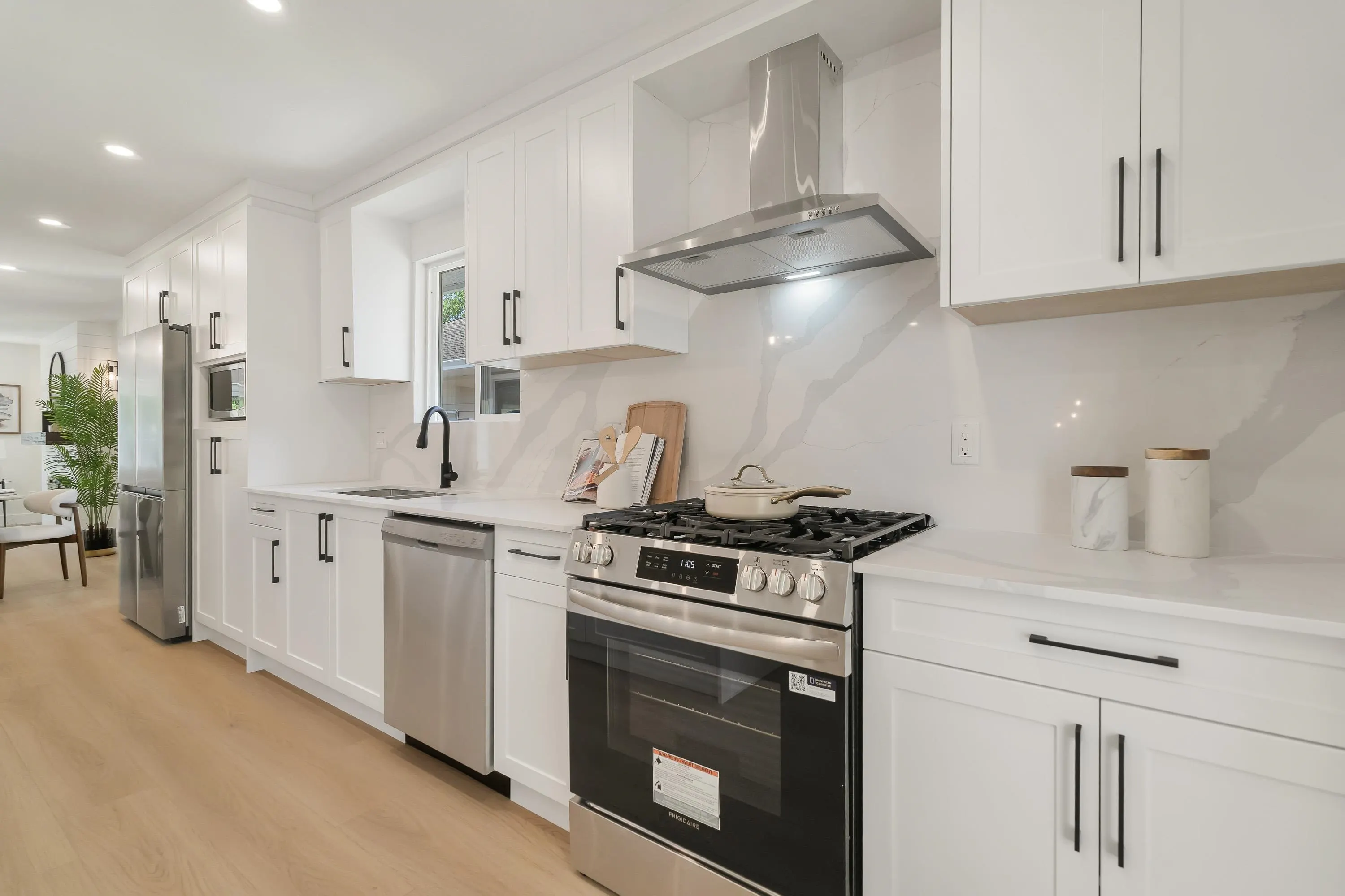 14097 16a Avenue