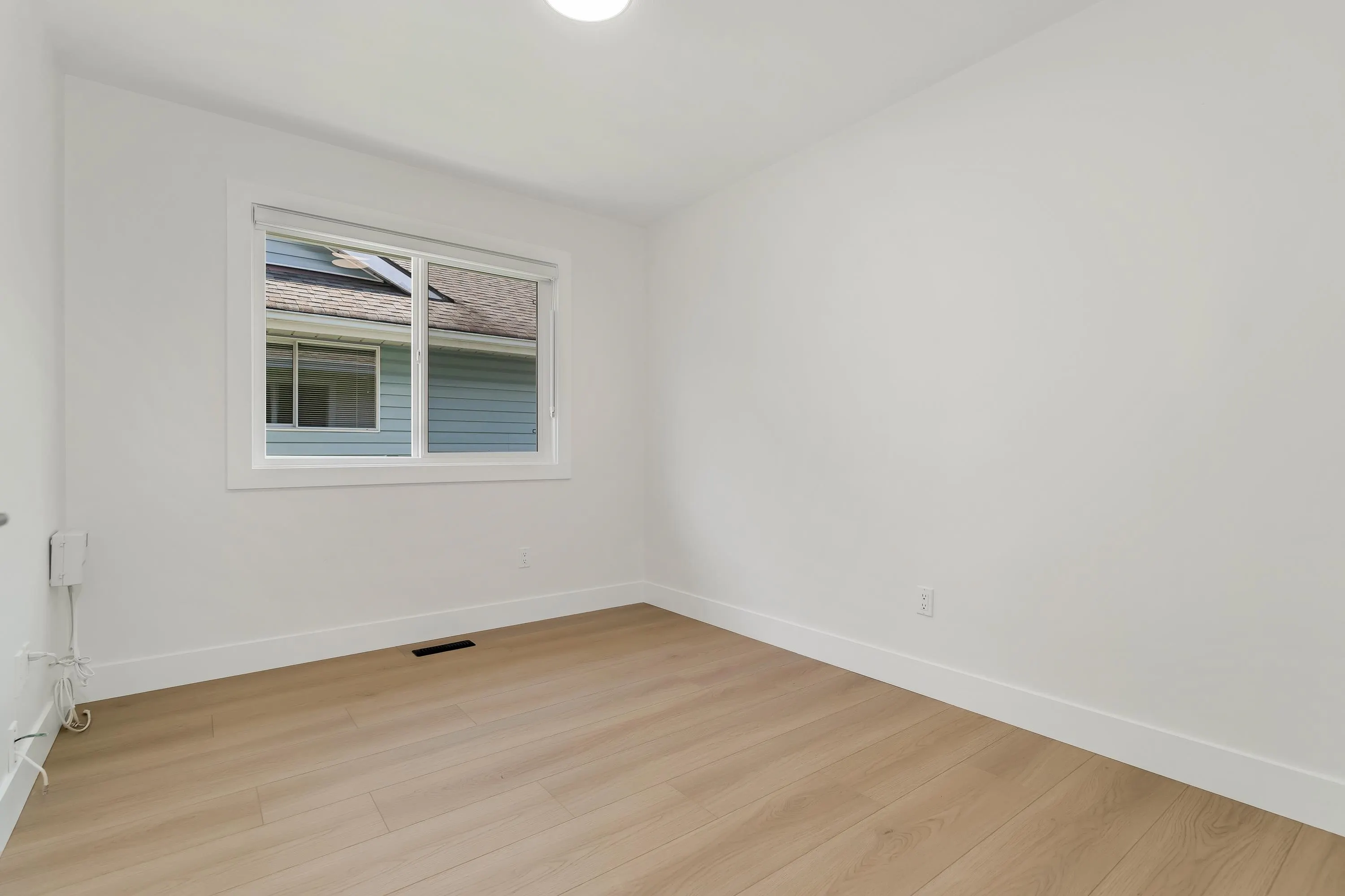 14097 16a Avenue