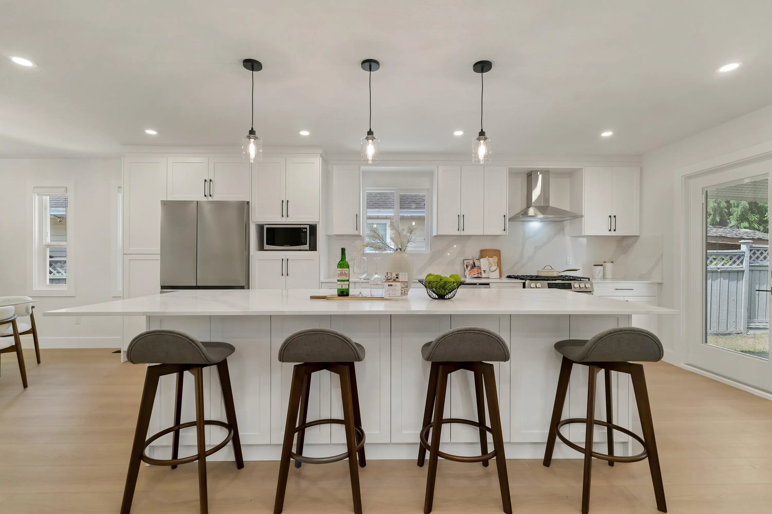 14097 16a Avenue