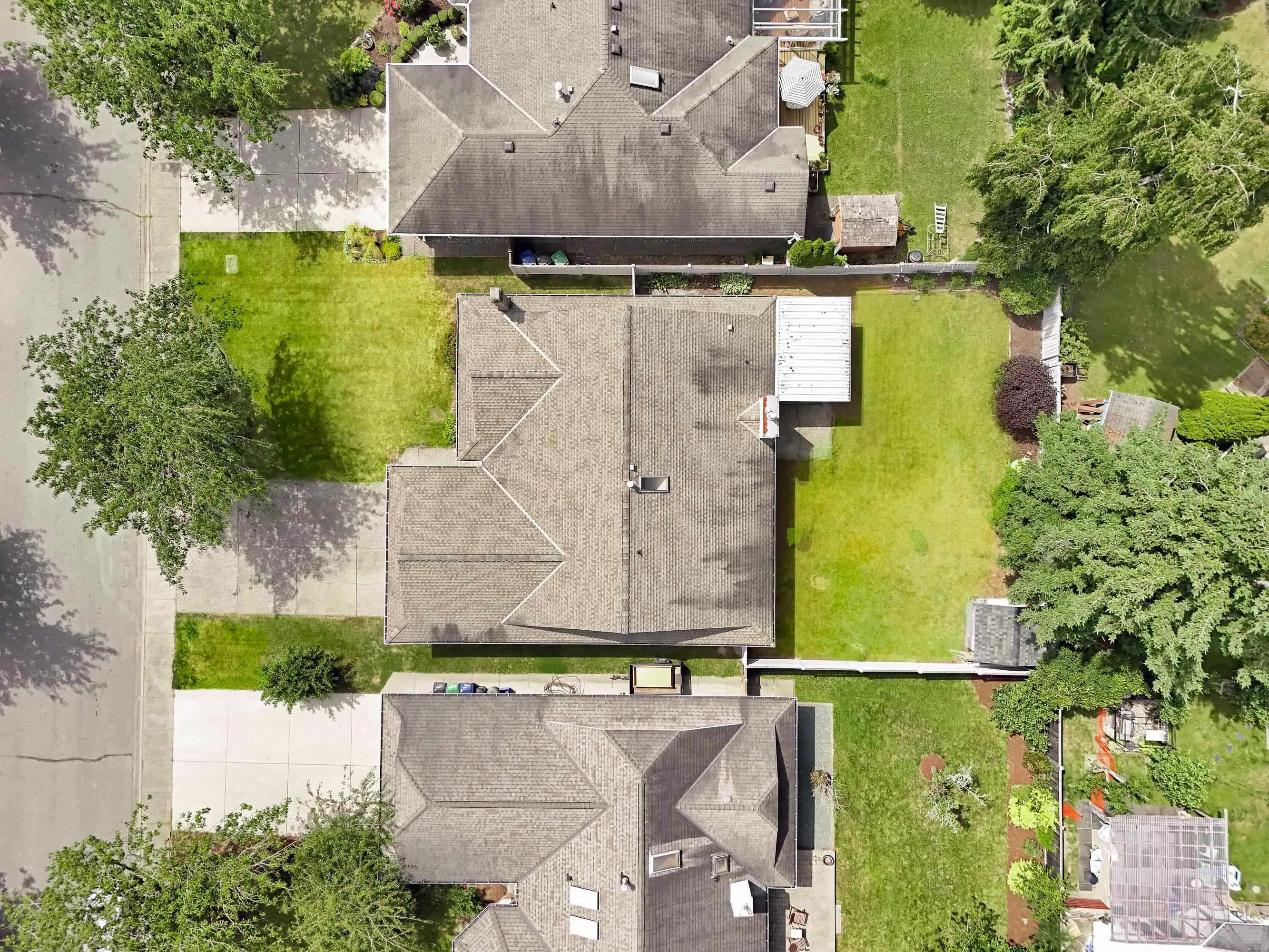 14097 16a Avenue