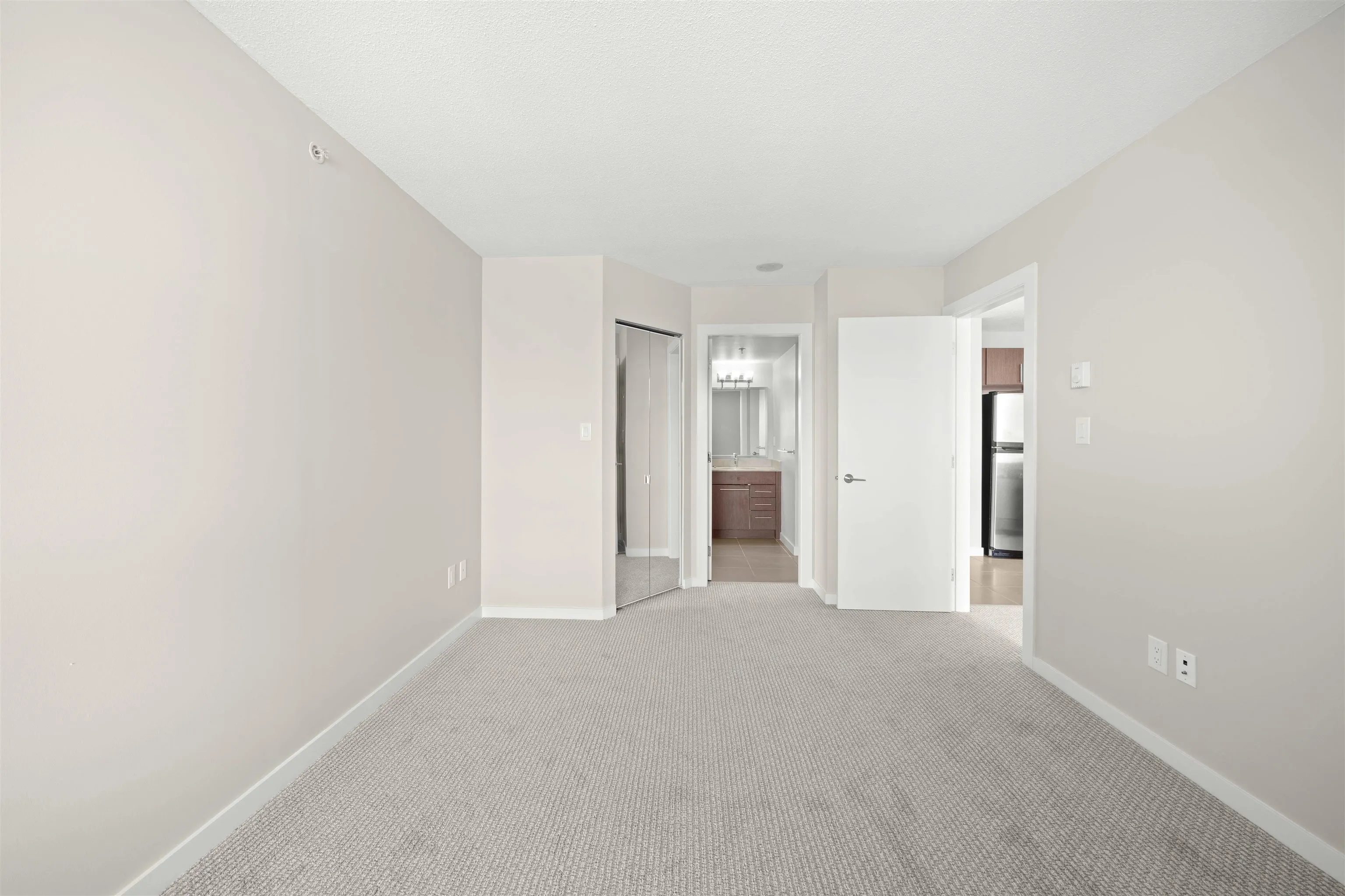 2405 4888 Brentwood Drive