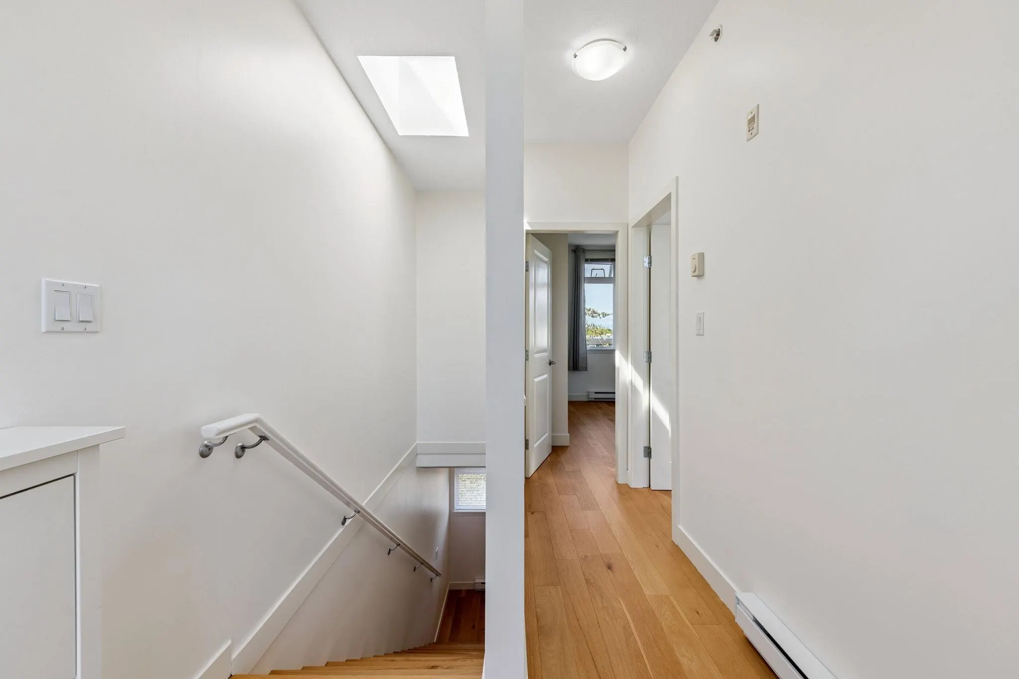 204 5632 Kings Road