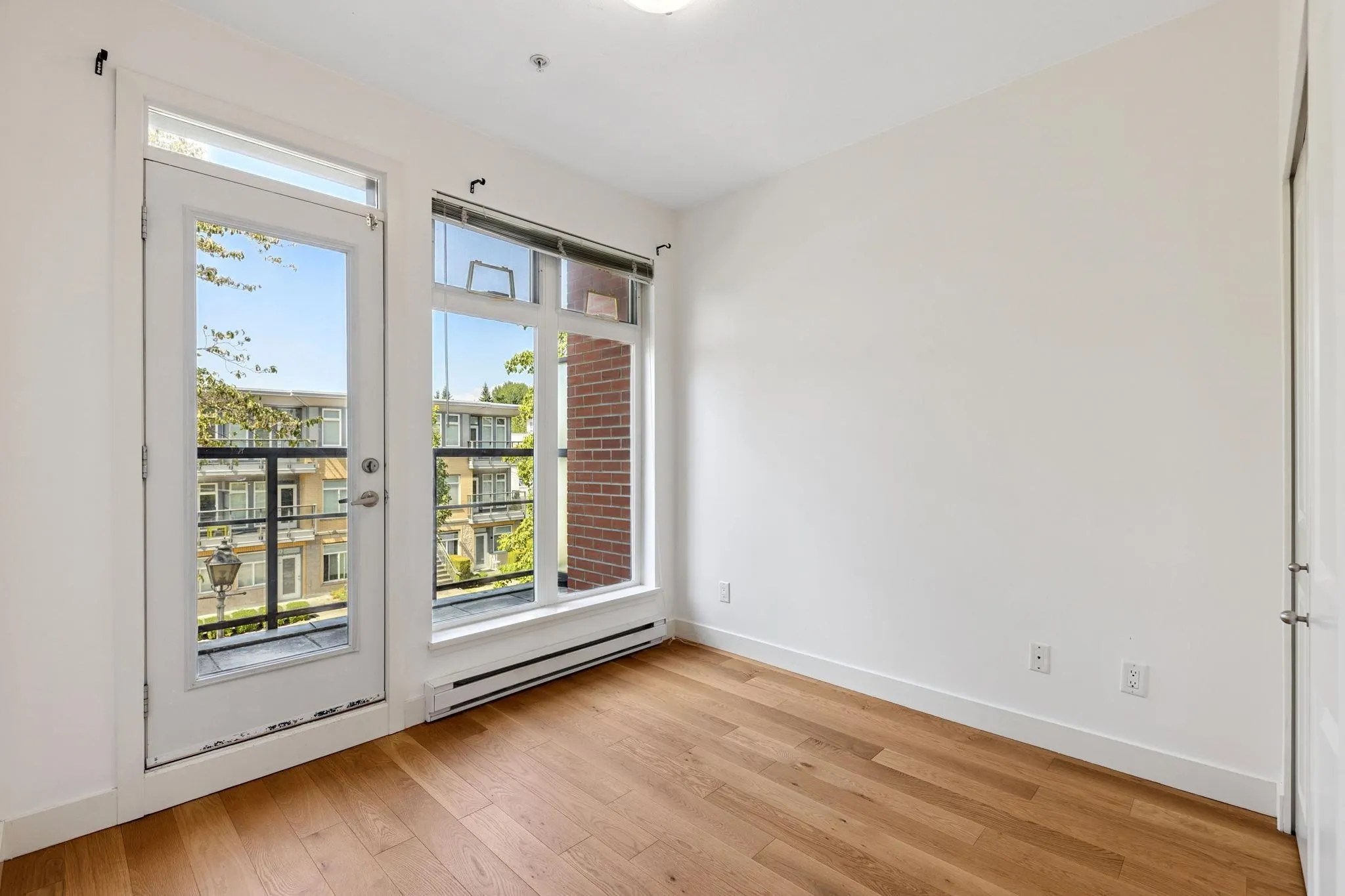 204 5632 Kings Road