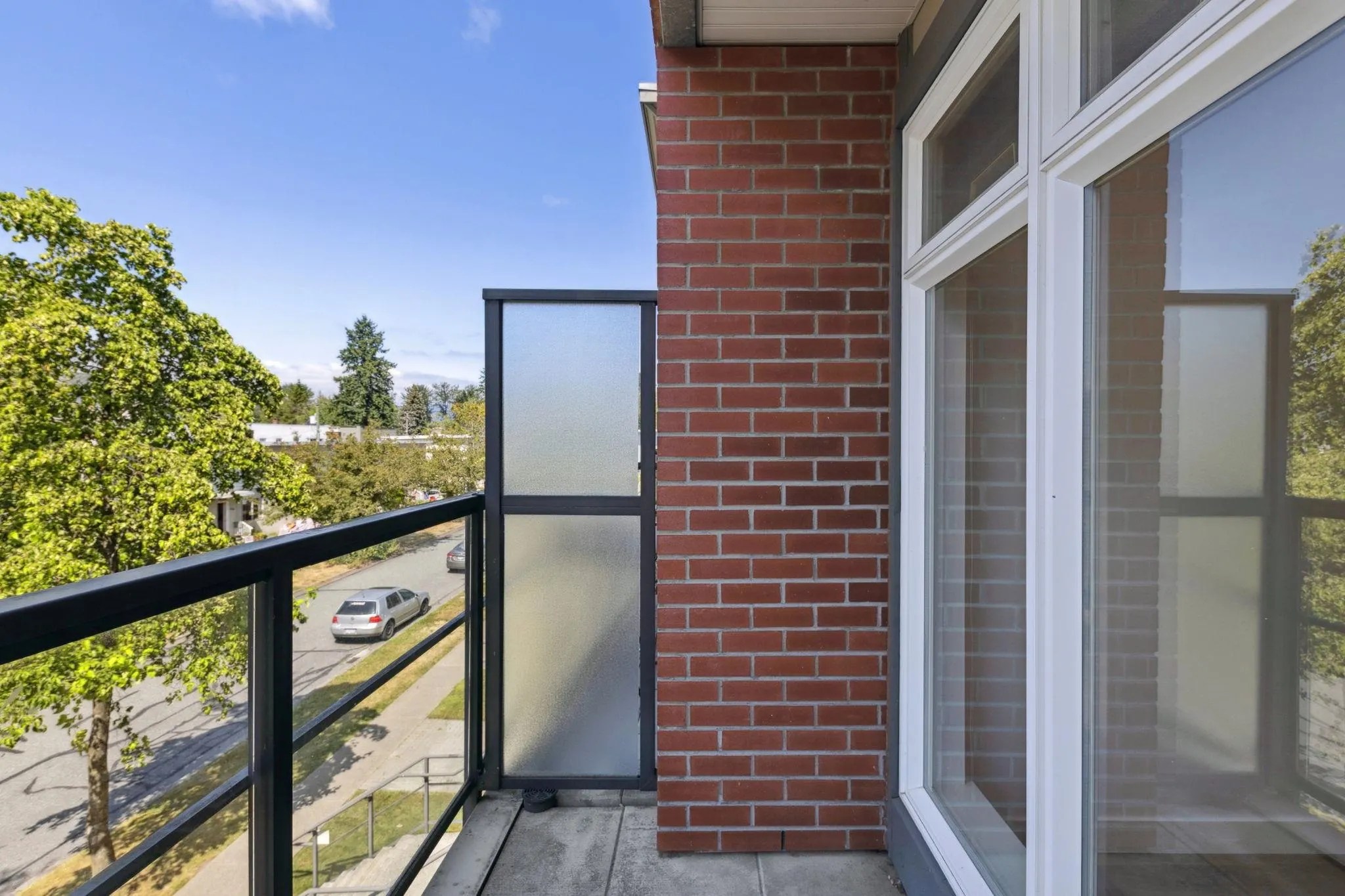 204 5632 Kings Road