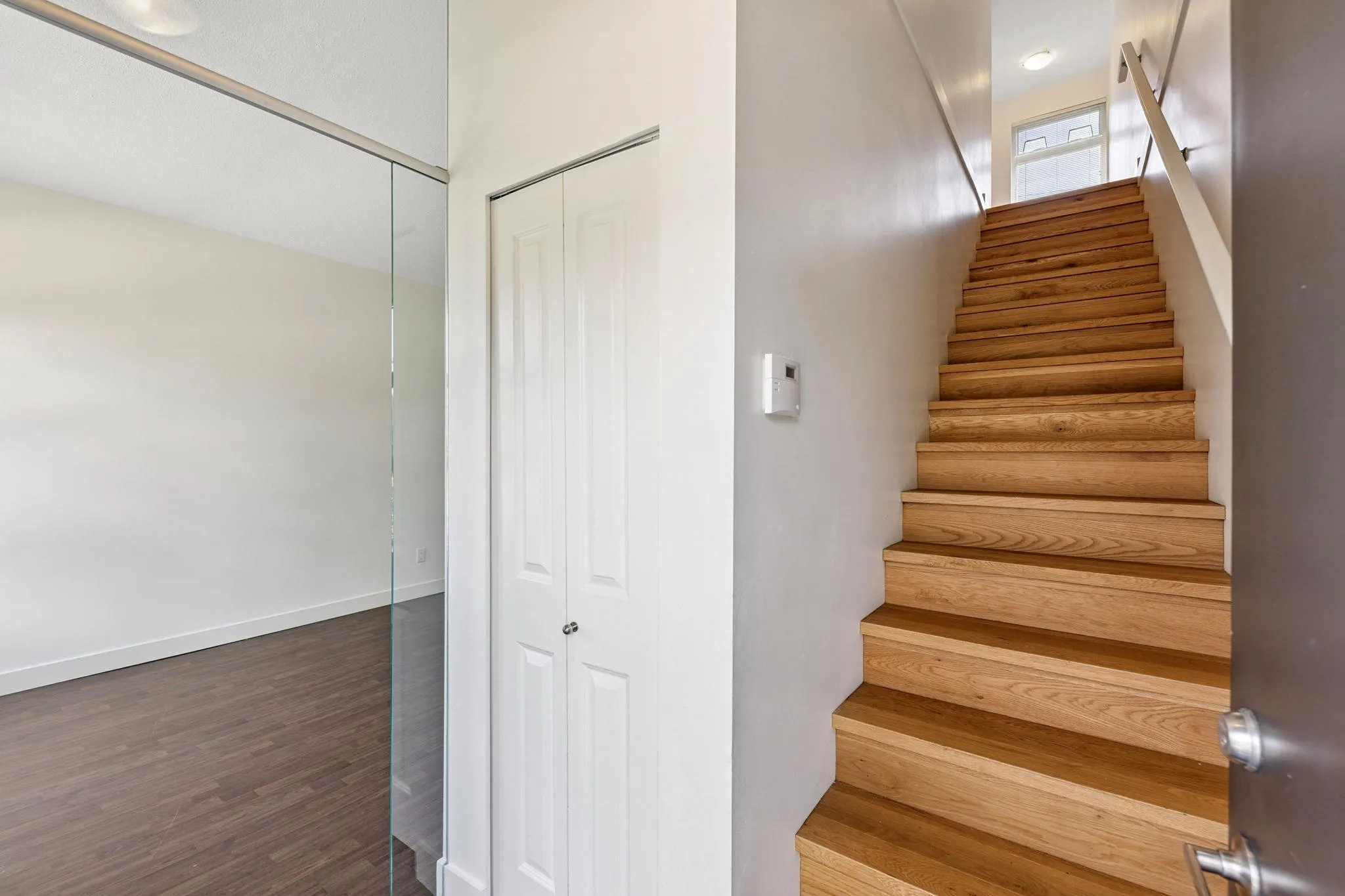 204 5632 Kings Road