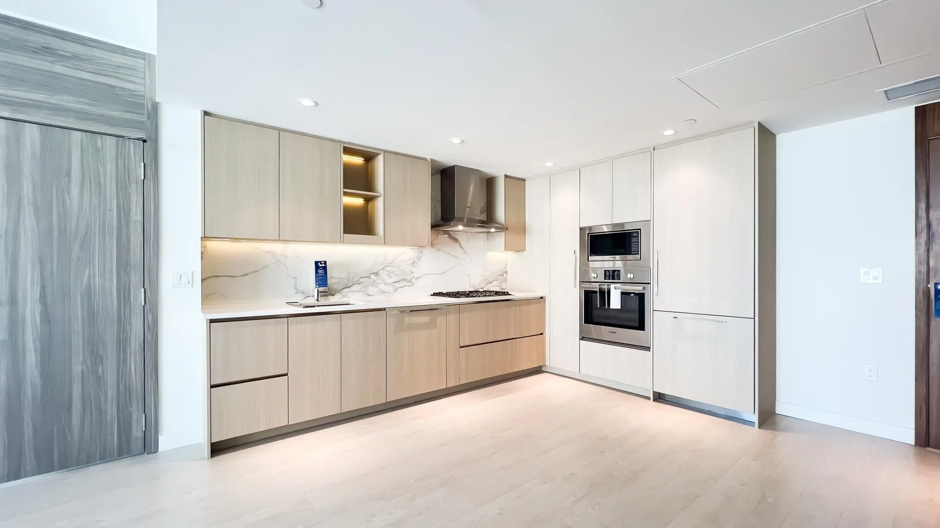 1211 8611 Hazelbridge Way