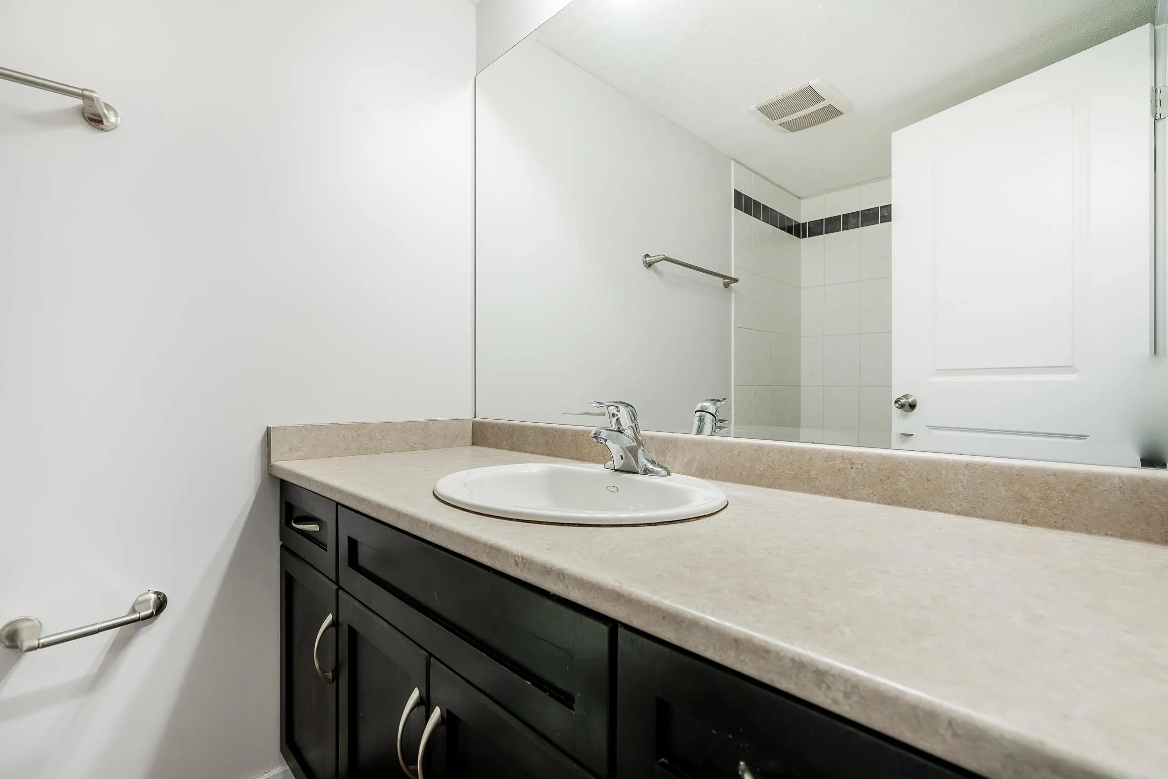 207 2038 Sandalwood Crescent