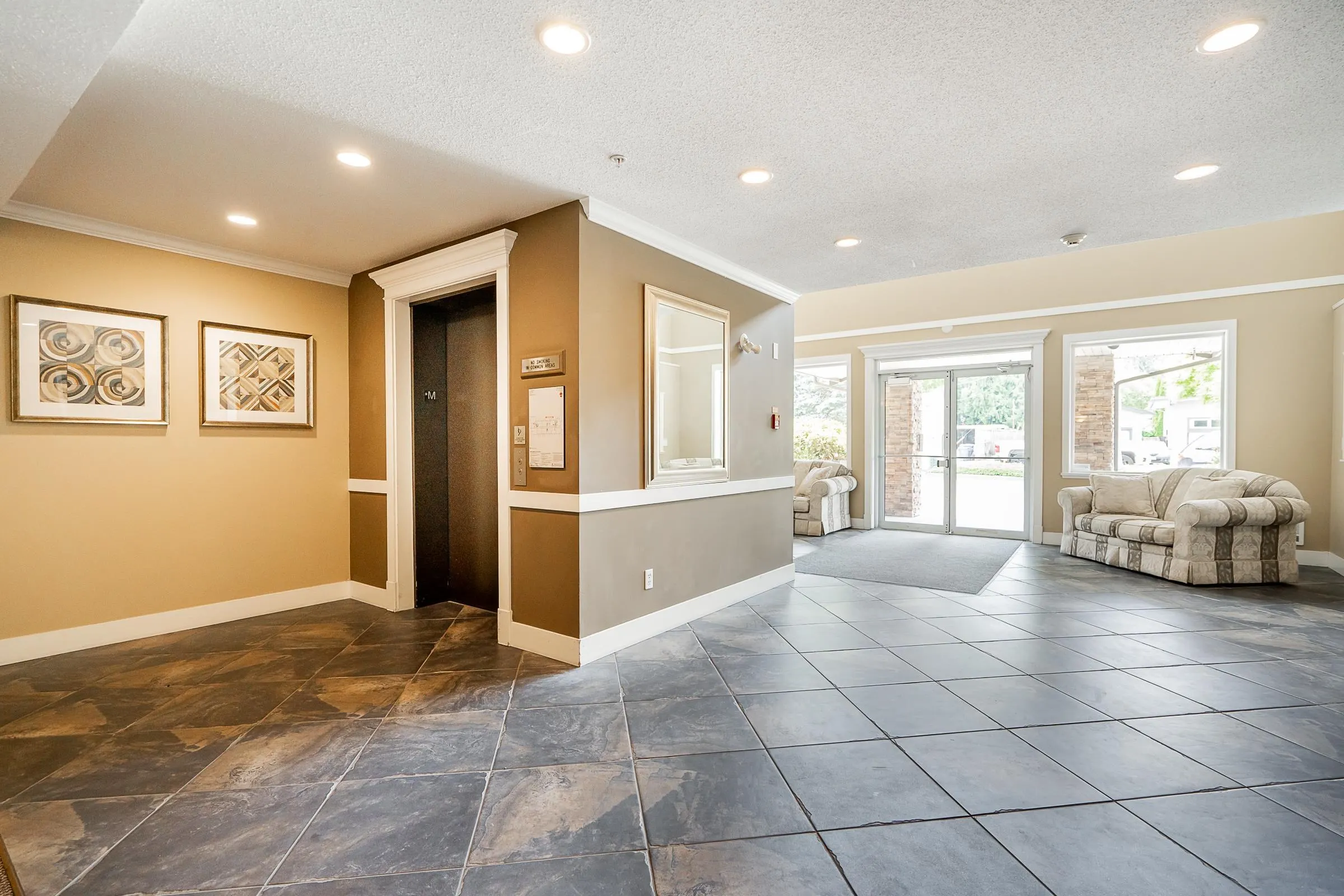 207 2038 Sandalwood Crescent