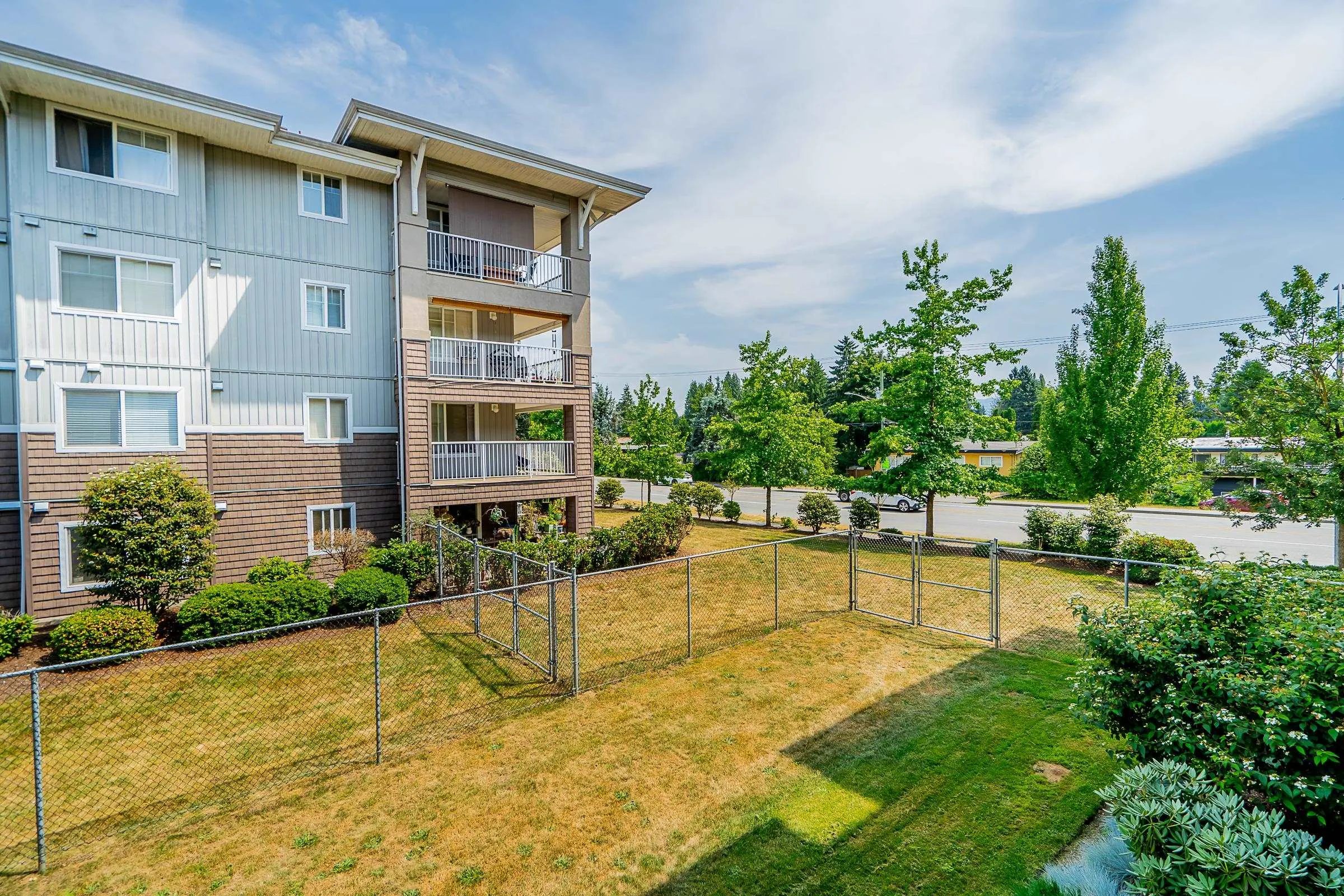 207 2038 Sandalwood Crescent