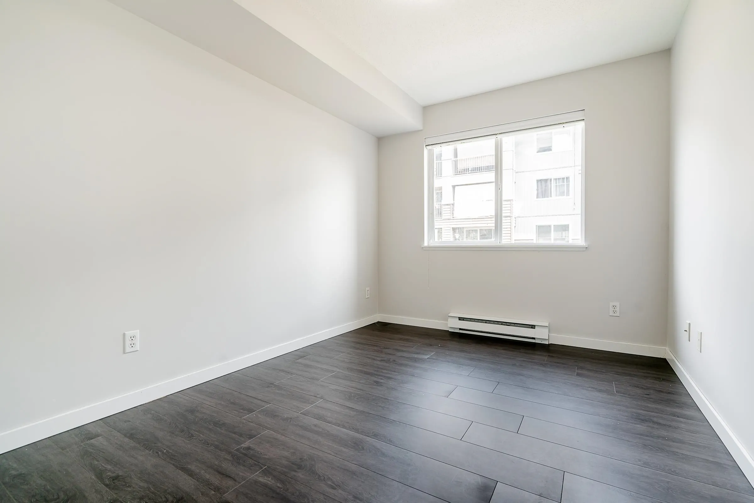207 2038 Sandalwood Crescent