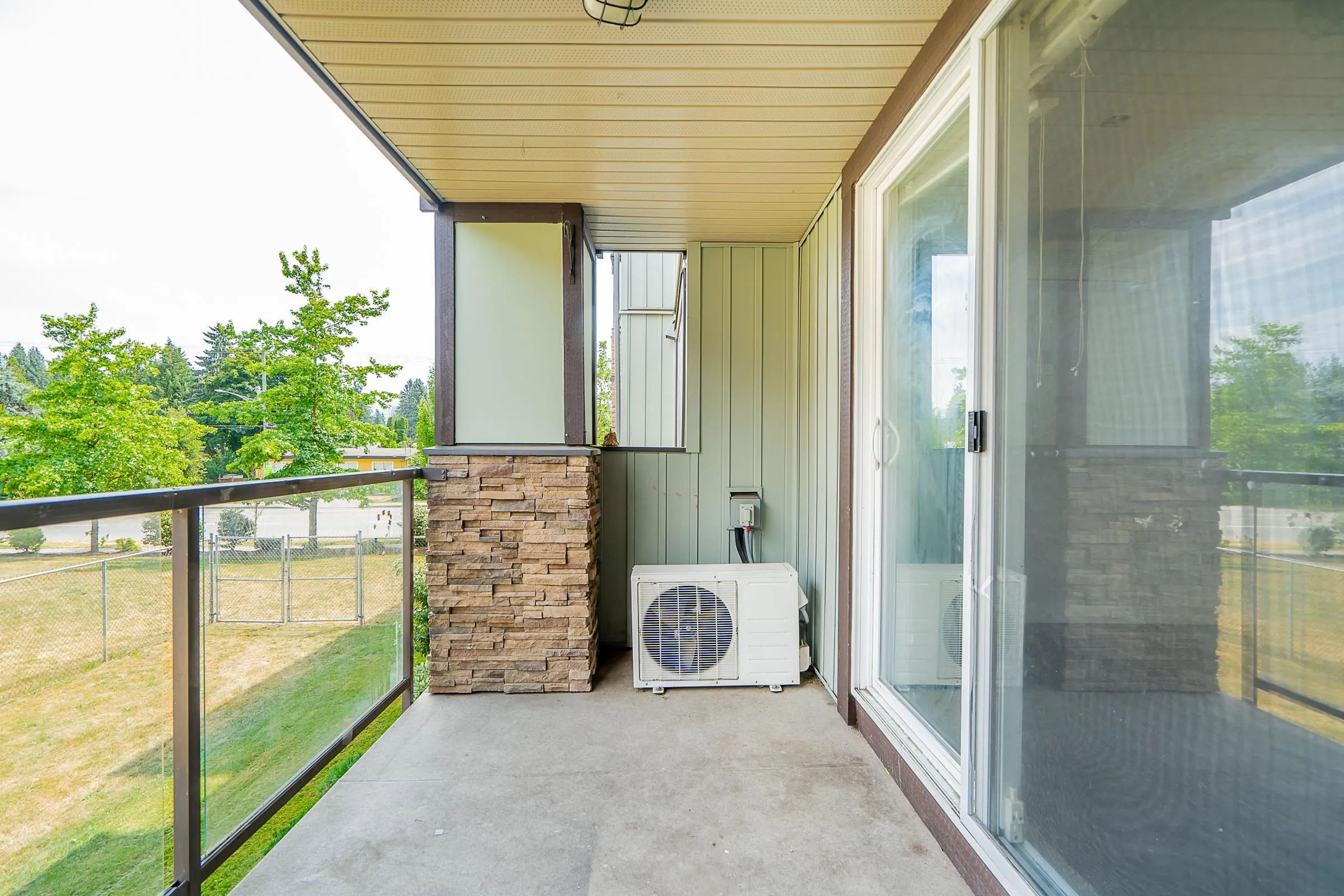 207 2038 Sandalwood Crescent