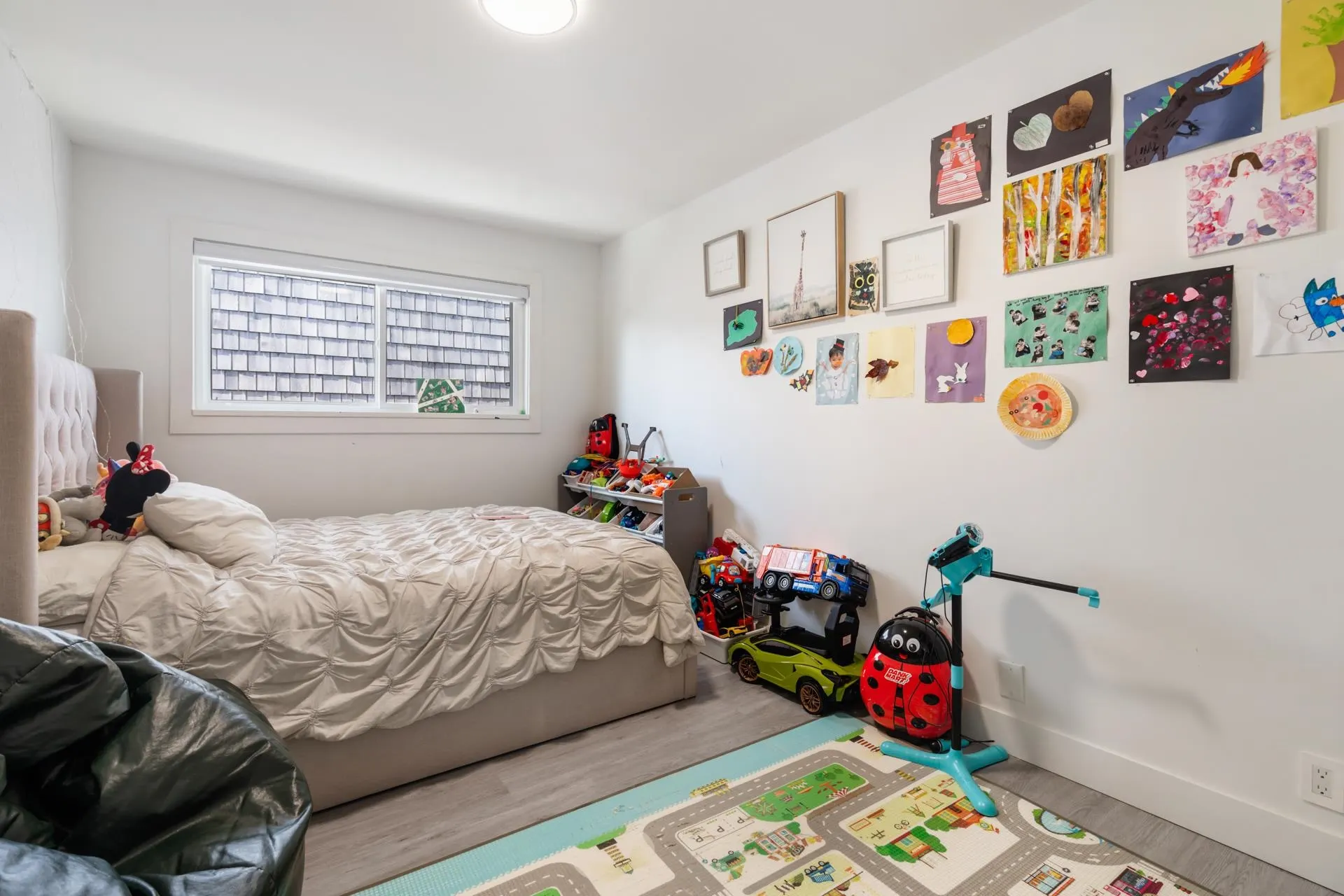 4346 Dundas Street