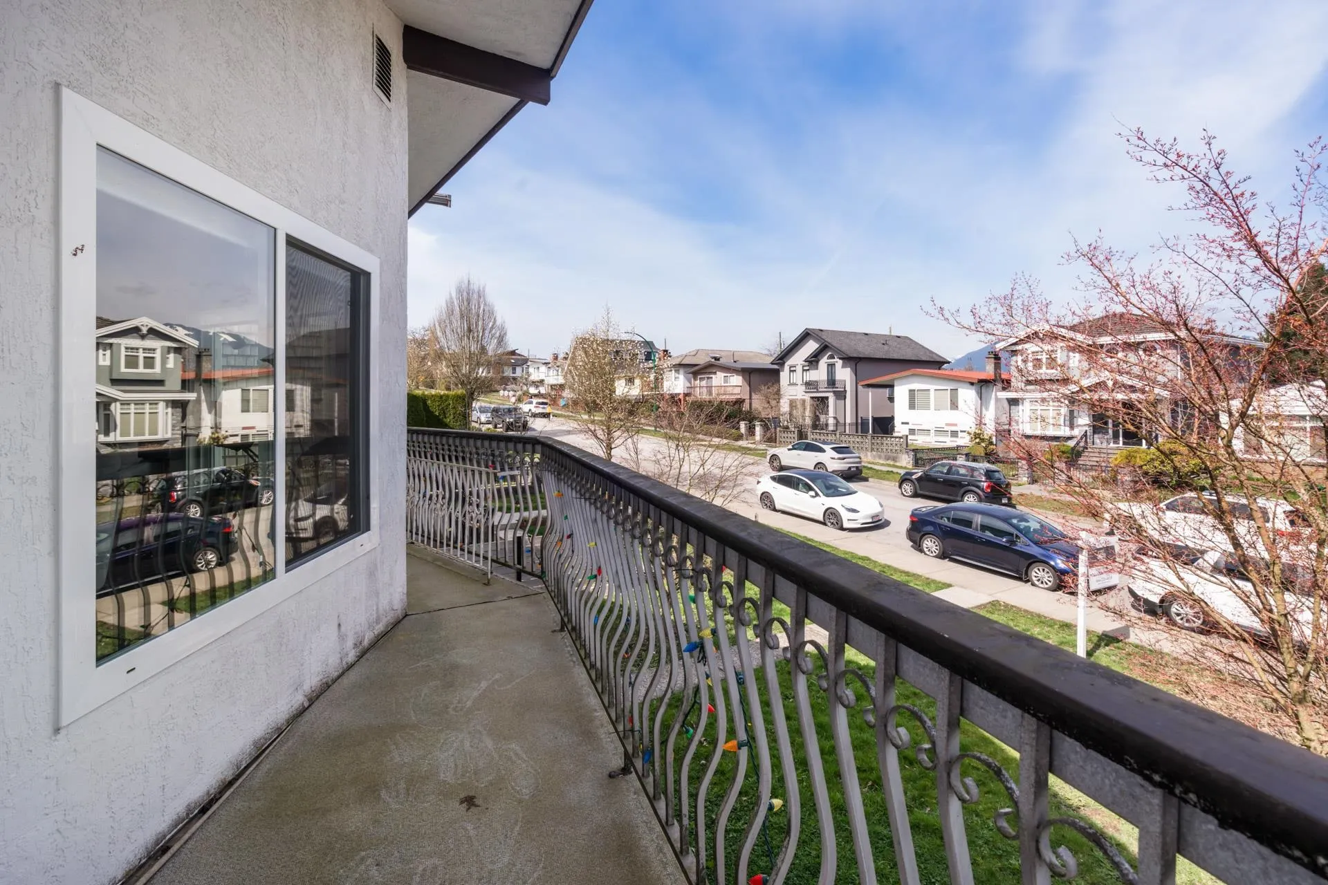 4346 Dundas Street