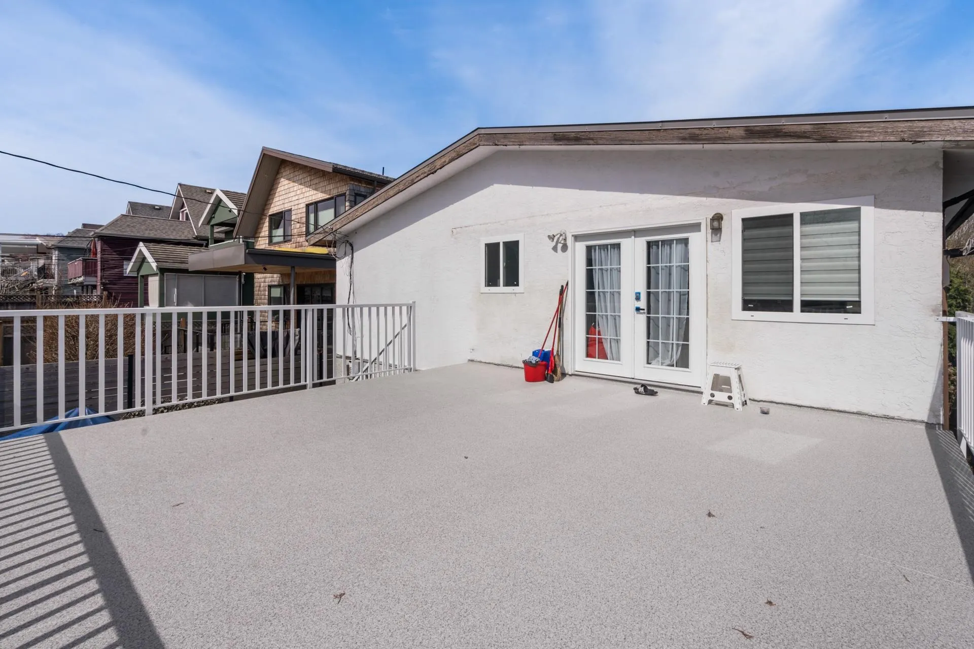 4346 Dundas Street