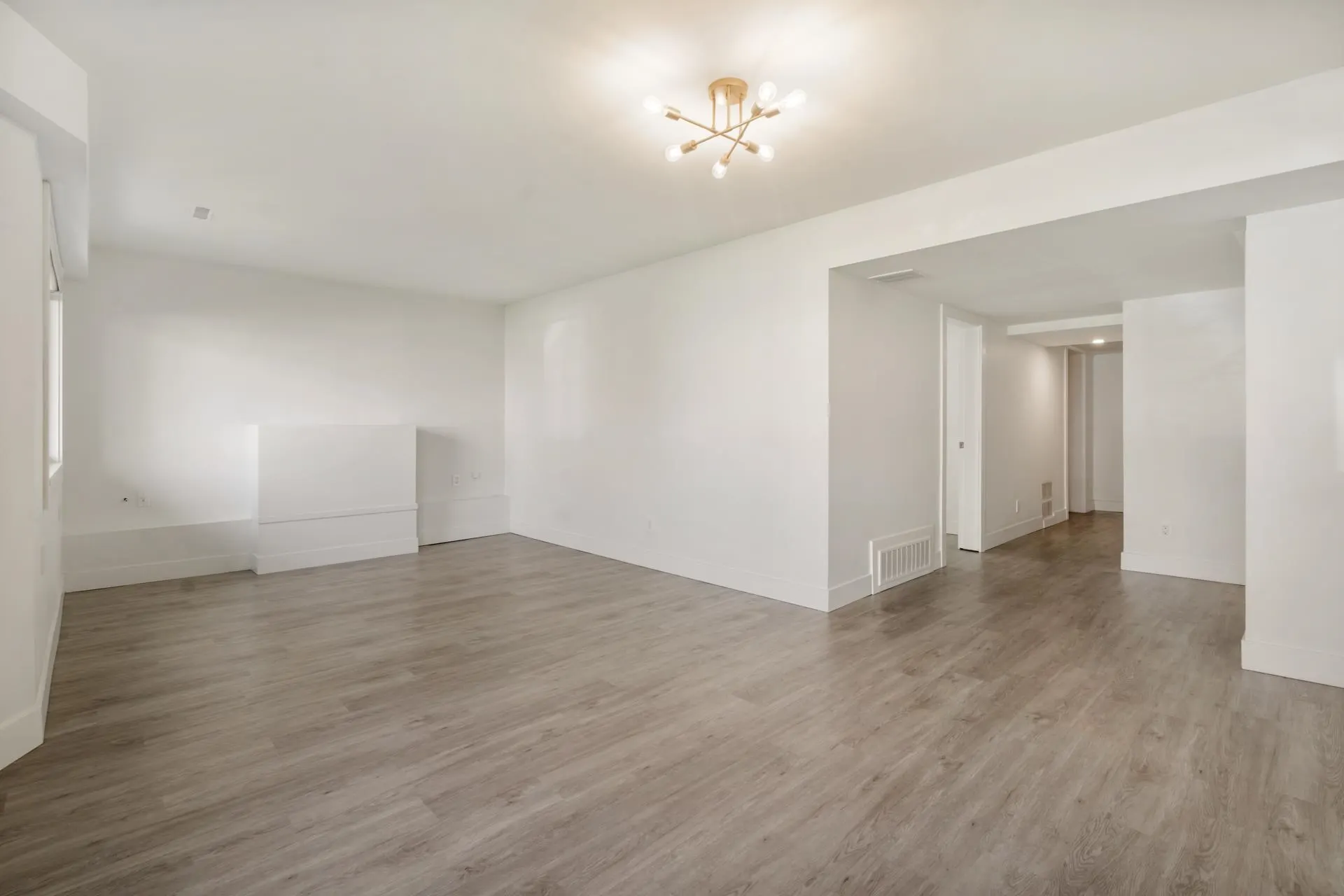 4346 Dundas Street