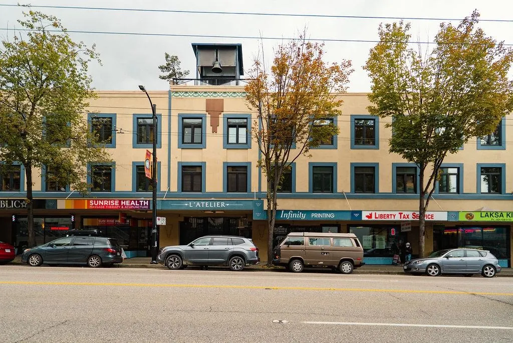 306 2556 E Hastings Street