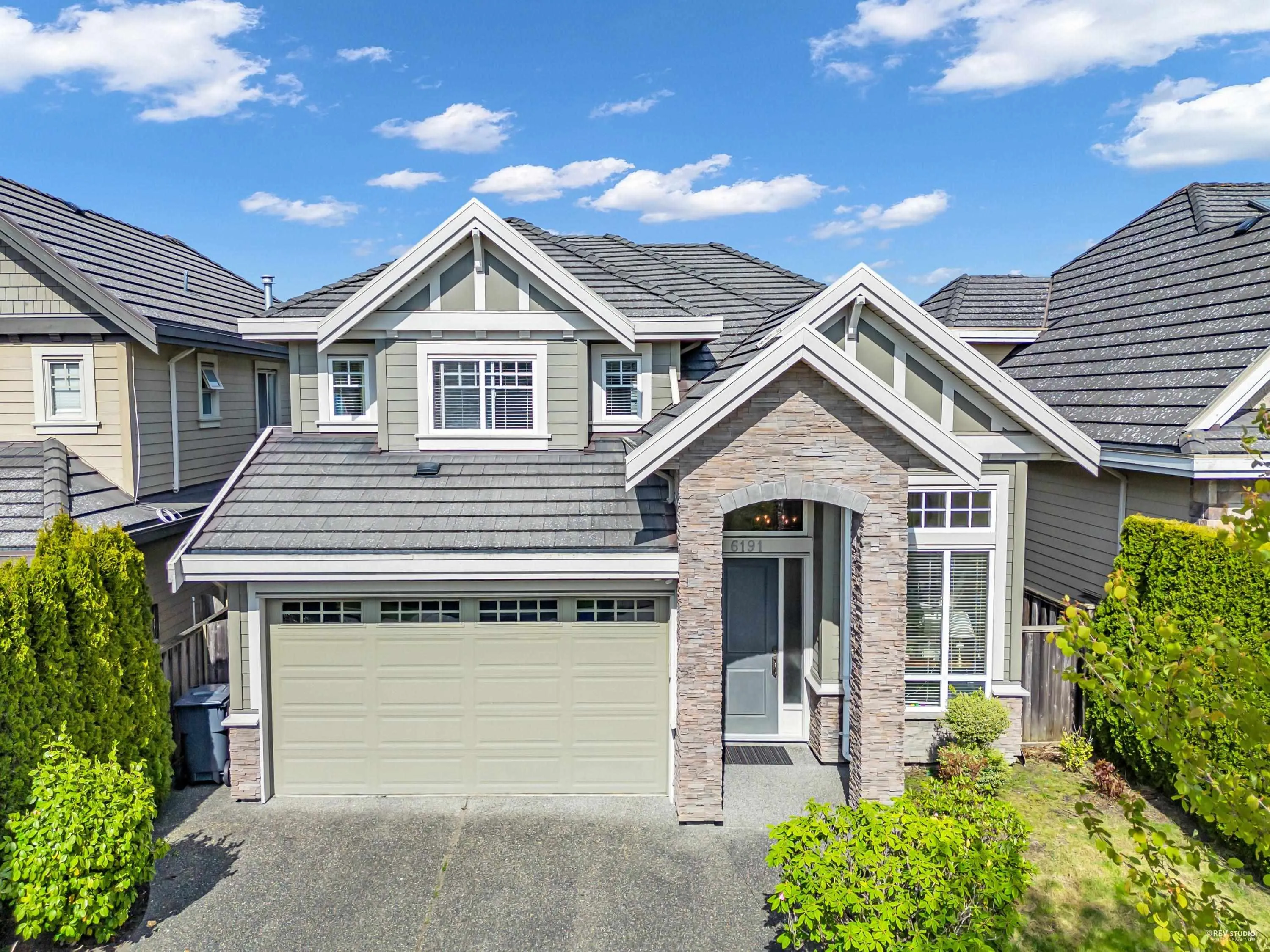 6191 Dunsmuir Crescent