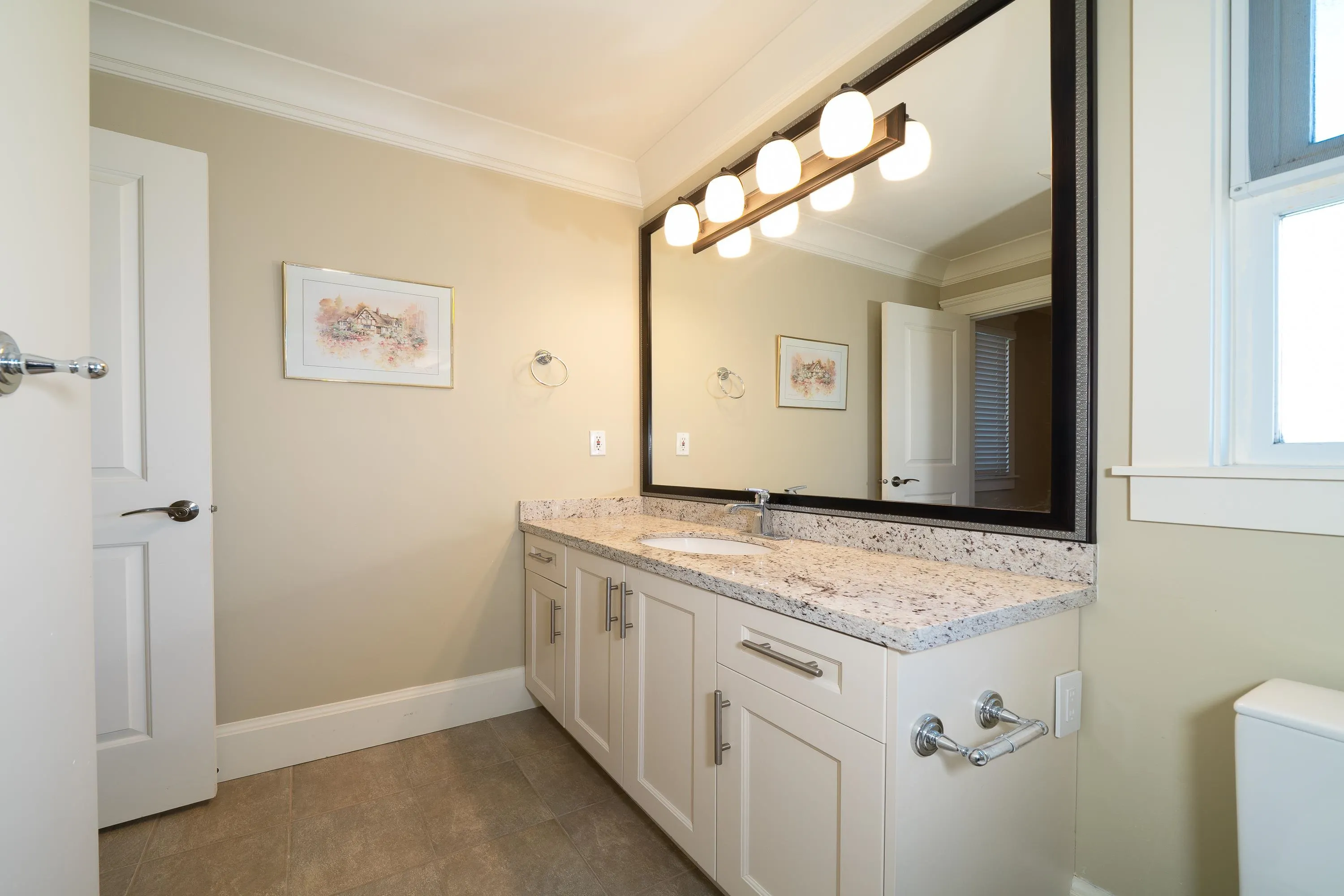 6191 Dunsmuir Crescent