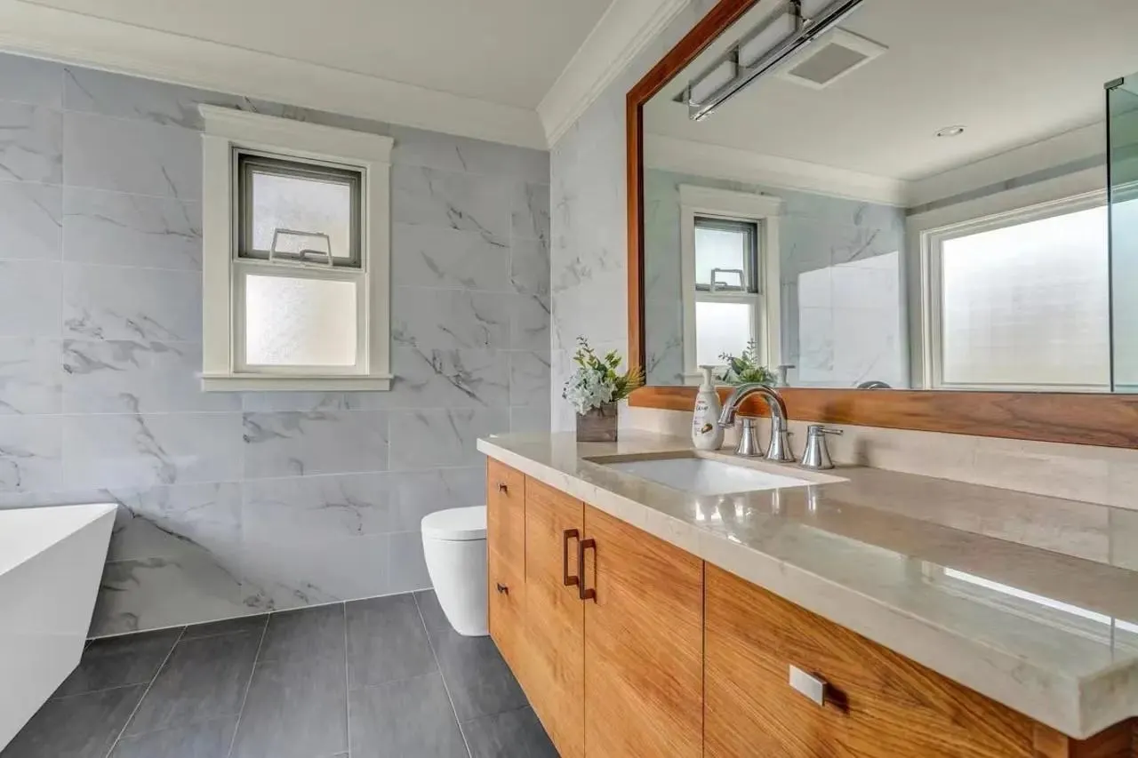 6191 Dunsmuir Crescent