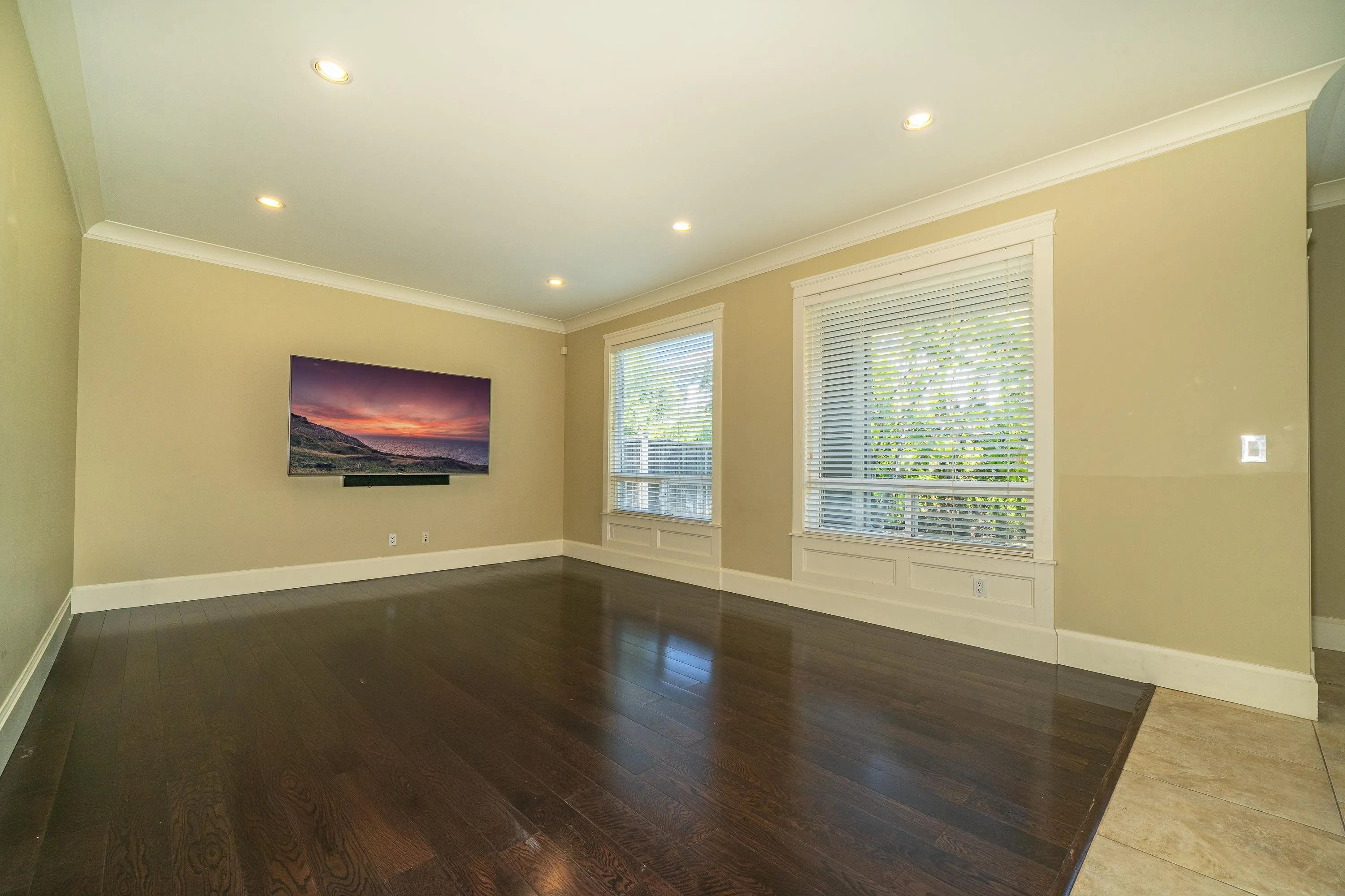 6191 Dunsmuir Crescent