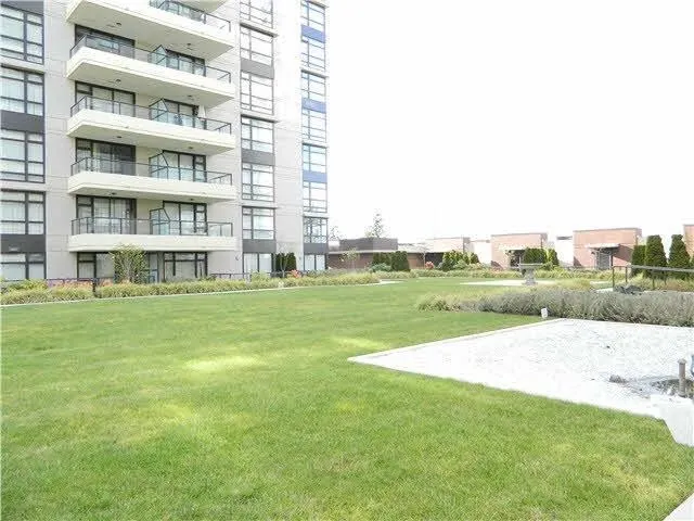 608 8120 Lansdowne Road