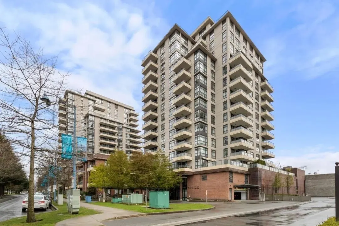 608 8120 Lansdowne Road