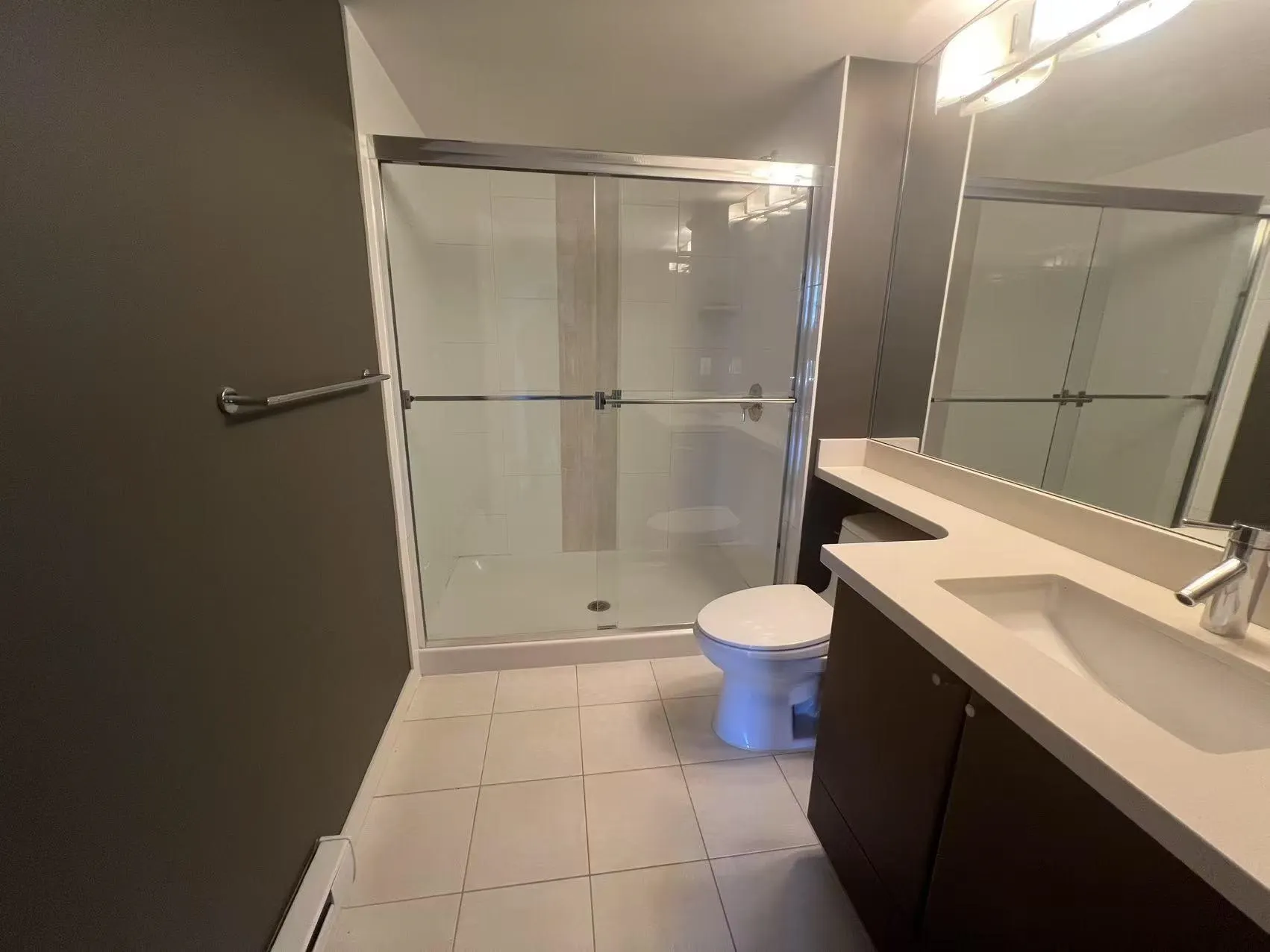 608 8120 Lansdowne Road