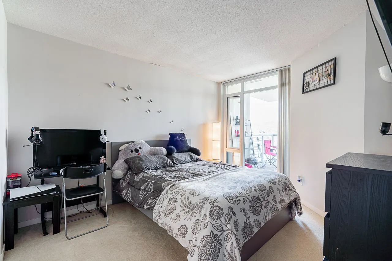 2305 2133 Douglas Road