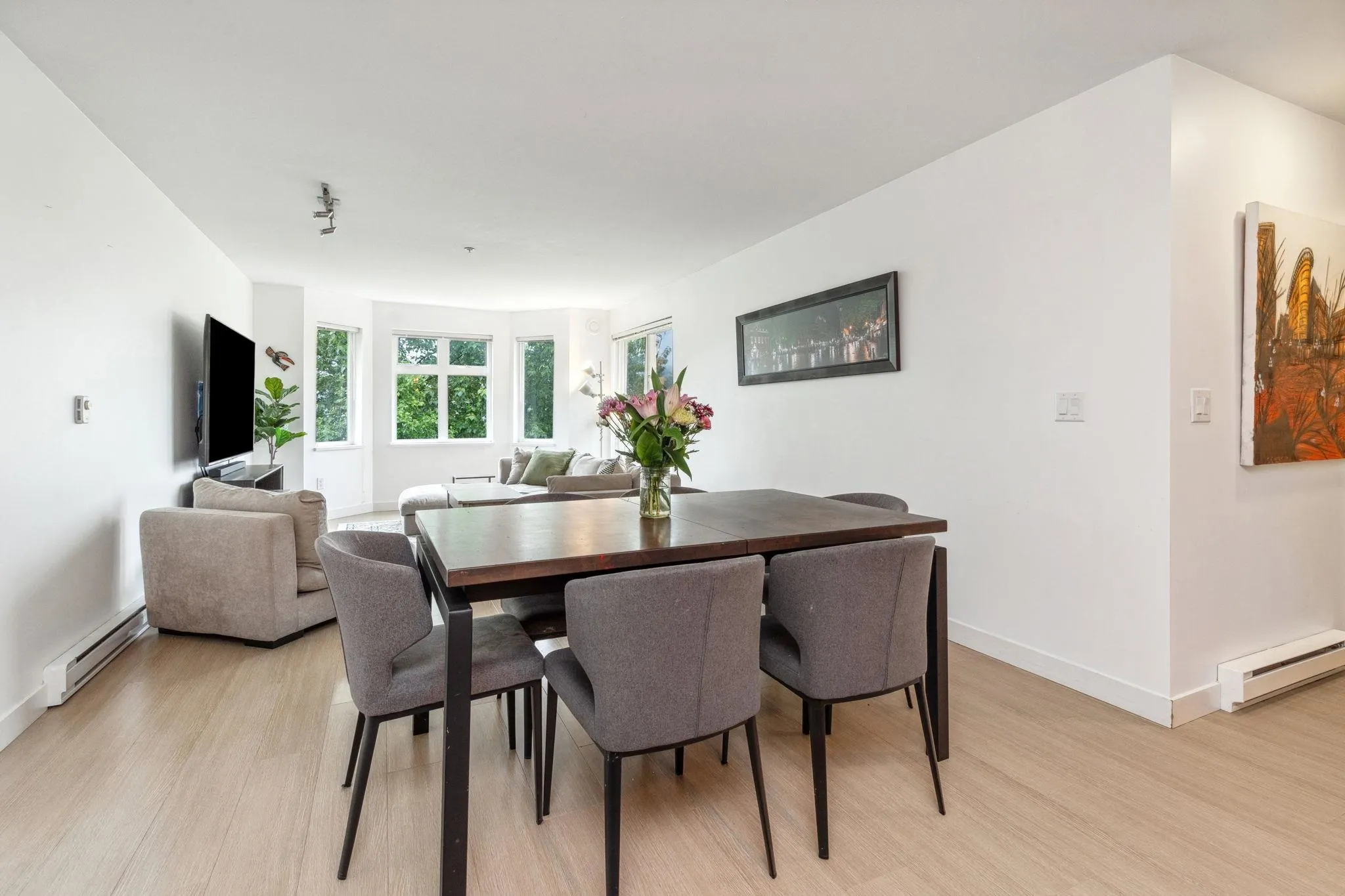 501 160 Shoreline Circle